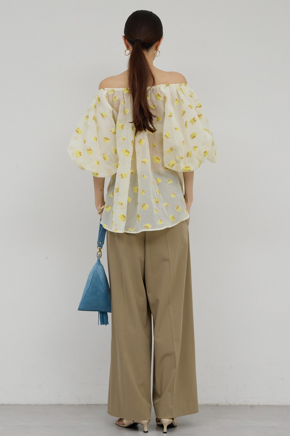 【ガリャルダガランテ/GALLARDAGALANTE】のバルーンブラウス 人気、トレンドファッション・服の通販 founy(ファニー) 　ファッション　Fashion　レディースファッション　Fashion for Women　トップス・カットソー　Cut & Sew Tops　シャツ・ブラウス・オフィスカジュアル　Elegant Blouses & Button-Ups　イエロー　Yellow　ギャザー　Gathered, Ruffled　ショート　Short, Short Length　スリーブ　Sleeve, Long Sleeve / Short Sleeve　タイトスカート　Pencil Skirt, Tight Skirt　バルーン　Balloon, Balloon Silhouette　ワンショル　One Shoulder, Asymmetrical　ワーク　Workwear, Utility Style　定番　Standard, Basic Item　新作・新入荷　New Arrivals / New In　other-4|ID: prp329100004876626 ipo3291000000036374457