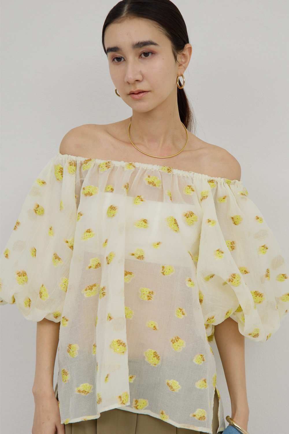 【ガリャルダガランテ/GALLARDAGALANTE】のバルーンブラウス 人気、トレンドファッション・服の通販 founy(ファニー) 　ファッション　Fashion　レディースファッション　Fashion for Women　トップス・カットソー　Cut & Sew Tops　シャツ・ブラウス・オフィスカジュアル　Elegant Blouses & Button-Ups　イエロー　Yellow　ギャザー　Gathered, Ruffled　ショート　Short, Short Length　スリーブ　Sleeve, Long Sleeve / Short Sleeve　タイトスカート　Pencil Skirt, Tight Skirt　バルーン　Balloon, Balloon Silhouette　ワンショル　One Shoulder, Asymmetrical　ワーク　Workwear, Utility Style　定番　Standard, Basic Item　新作・新入荷　New Arrivals / New In　other-5|ID: prp329100004876626 ipo3291000000036374459