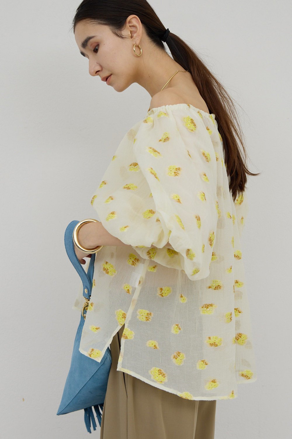 【ガリャルダガランテ/GALLARDAGALANTE】のバルーンブラウス 人気、トレンドファッション・服の通販 founy(ファニー) 　ファッション　Fashion　レディースファッション　Fashion for Women　トップス・カットソー　Cut & Sew Tops　シャツ・ブラウス・オフィスカジュアル　Elegant Blouses & Button-Ups　イエロー　Yellow　ギャザー　Gathered, Ruffled　ショート　Short, Short Length　スリーブ　Sleeve, Long Sleeve / Short Sleeve　タイトスカート　Pencil Skirt, Tight Skirt　バルーン　Balloon, Balloon Silhouette　ワンショル　One Shoulder, Asymmetrical　ワーク　Workwear, Utility Style　定番　Standard, Basic Item　新作・新入荷　New Arrivals / New In　other-7|ID: prp329100004876626 ipo3291000000036374464