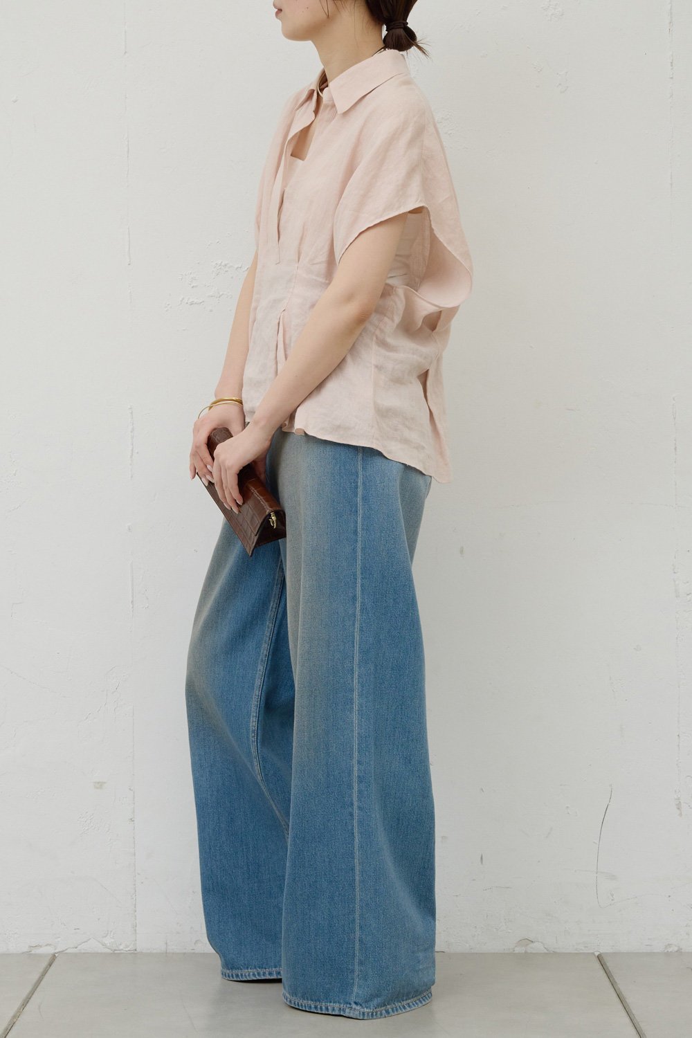 【ガリャルダガランテ/GALLARDAGALANTE】の【WEB限定】ハーフスリーブウエストシェイプシャツ 人気、トレンドファッション・服の通販 founy(ファニー) 　ファッション　Fashion　レディースファッション　Fashion for Women　トップス・カットソー　Cut & Sew Tops　シャツ・ブラウス・オフィスカジュアル　Elegant Blouses & Button-Ups　インナー　Innerwear　シェイプ　Shape, Slim Fit　ショート　Short, Short Length　ジャケット　Jacket, Outerwear　スキッパー　Skipper, Open Collar　スリーブ　Sleeve, Long Sleeve / Short Sleeve　リネン　Linen, Linen Fabric　新作・新入荷　New Arrivals / New In　other-3|ID: prp329100004876629 ipo3291000000036374500