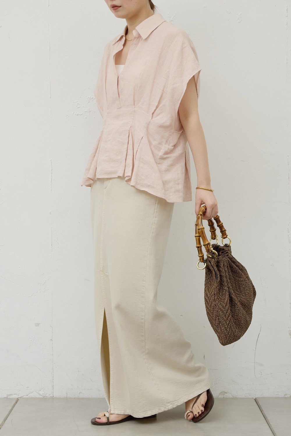 【ガリャルダガランテ/GALLARDAGALANTE】の【WEB限定】ハーフスリーブウエストシェイプシャツ 人気、トレンドファッション・服の通販 founy(ファニー) 　ファッション　Fashion　レディースファッション　Fashion for Women　トップス・カットソー　Cut & Sew Tops　シャツ・ブラウス・オフィスカジュアル　Elegant Blouses & Button-Ups　インナー　Innerwear　シェイプ　Shape, Slim Fit　ショート　Short, Short Length　ジャケット　Jacket, Outerwear　スキッパー　Skipper, Open Collar　スリーブ　Sleeve, Long Sleeve / Short Sleeve　リネン　Linen, Linen Fabric　新作・新入荷　New Arrivals / New In　other-8|ID: prp329100004876630 ipo3291000000036374509