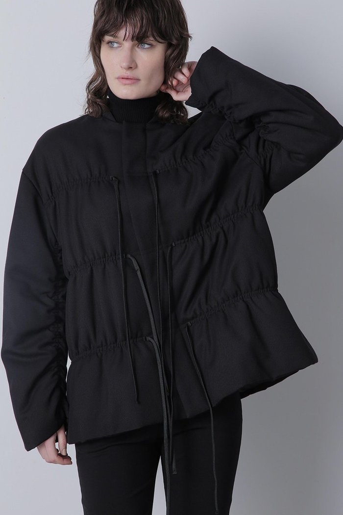 【ヒューエルミュージアム/hueLe Museum】の【STUMBLY】Padded Shirring Jacket インテリア・キッズ・メンズ・レディースファッション・服の通販 founy(ファニー) https://founy.com/ ファッション Fashion レディースファッション Fashion for Women アウター Coat / Outerwear Collection レディースジャケット・軽アウター Jackets シャーリング Shirring, Ruched ジャケット Jacket, Outerwear バランス Balance, Style Balance ブルゾン Blouson, Bomber Jacket モダン Modern, Contemporary リボン Ribbon, Bow 再入荷 Restock / Back in Stock |ID: prp329100004876675 ipo3291000000036717234