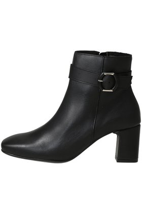 【エスメラルダ/Esmeralda】の【BONTRE】セットバックショートブーツ/55001 人気、トレンドファッション・服の通販 founy(ファニー) ファッション Fashion レディースファッション Fashion for Women バッグ Bags ショート Short, Short Length モダン Modern, Contemporary ラウンド Round, Round Neck エレガント 上品 Elegant |ID:prp329100004876954