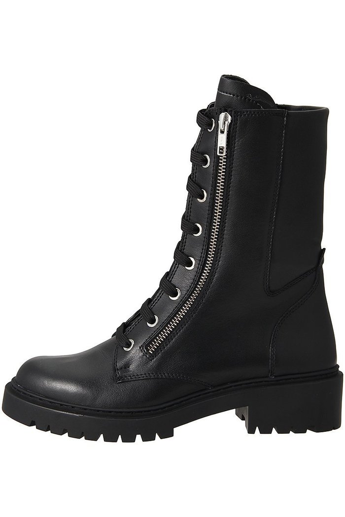 【エスメラルダ/Esmeralda】の【UNISA】レースアップブーツ インテリア・キッズ・メンズ・レディースファッション・服の通販 founy(ファニー) https://founy.com/ ファッション Fashion レディースファッション Fashion for Women クール Cool, Chic ショート Short, Short Length |ID: prp329100004876961 ipo3291000000036377249