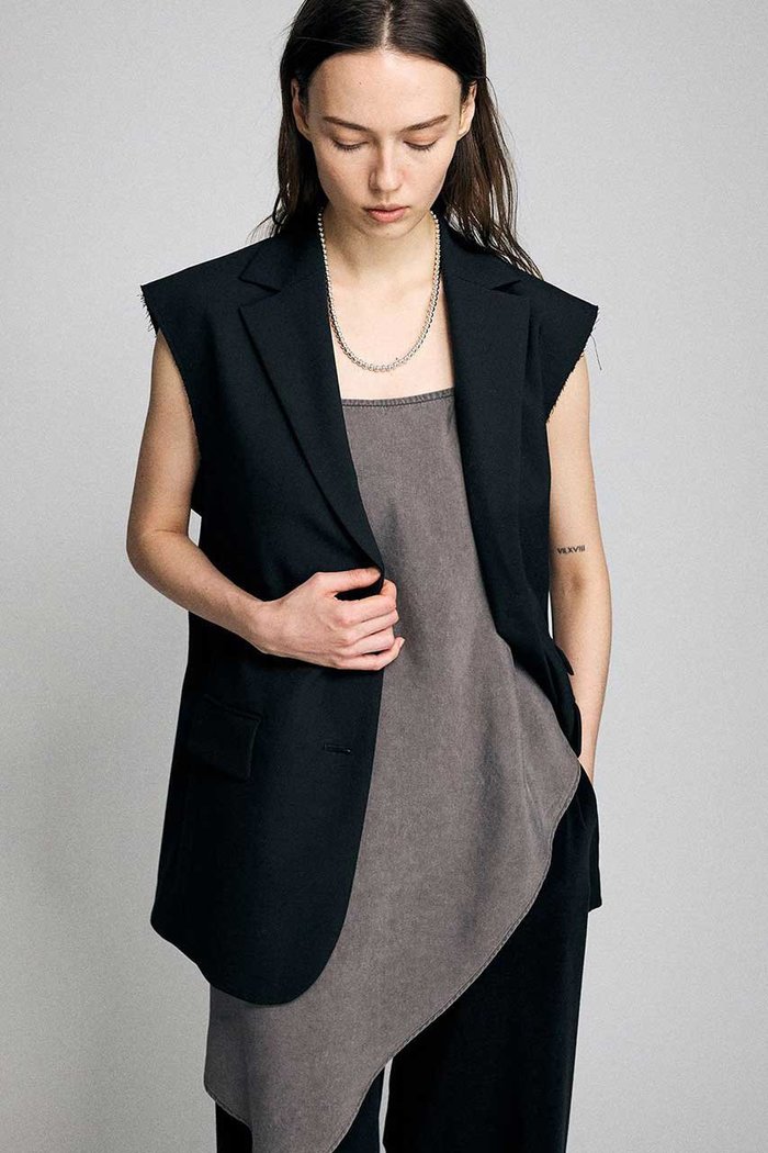 【ブリル/BRILL】のフィブリルアシメキャミ インテリア・キッズ・メンズ・レディースファッション・服の通販 founy(ファニー) https://founy.com/ ファッション Fashion レディースファッション Fashion for Women トップス・カットソー Cut & Sew Tops キャミソール&ノースリーブ Camisoles & Sleeveless Tops シャツ・ブラウス・オフィスカジュアル Elegant Blouses & Button-Ups イレギュラーヘム Irregular Hem キャミソール Camisole, Spaghetti Strap Top ノースリーブ Sleeveless, No-Sleeve 新作・新入荷 New Arrivals / New In |ID: prp329100004877676 ipo3291000000036385920