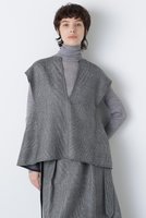 【ヒューエルミュージアム/hueLe Museum】の【STUMBLY】Back Peplum Gilet BL 人気、トレンドファッション・服の通販 founy(ファニー) ファッション Fashion レディースファッション Fashion for Women アウター Coat / Outerwear Collection トップス・カットソー Cut & Sew Tops キャミソール&ノースリーブ Camisoles & Sleeveless Tops シャツ・ブラウス・オフィスカジュアル Elegant Blouses & Button-Ups ベスト&ジレ / 重ね着スタイル Vests & Gilets なめらか Smooth, Silky Texture ノースリーブ Sleeveless, No-Sleeve フロント Front, Front Design ペプラム Peplum, Flared Hem |ID:prp329100004877820
