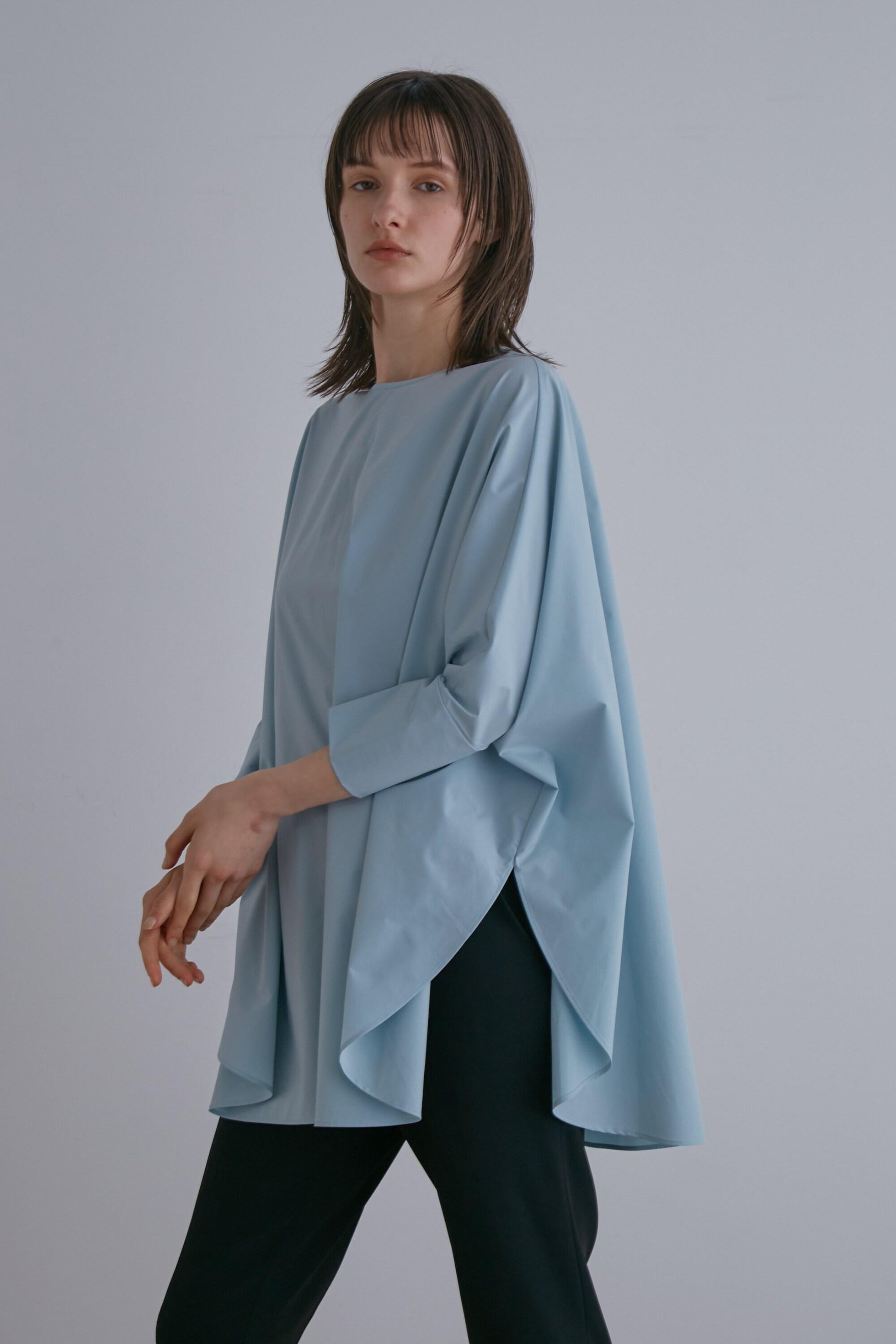 【ル フィル/LE PHIL】の《LE PHIL》サークルオーバーブラウス 人気、トレンドファッション・服の通販 founy(ファニー) 　ファッション　Fashion　レディースファッション　Fashion for Women　トップス・カットソー　Cut & Sew Tops　シャツ・ブラウス・オフィスカジュアル　Elegant Blouses & Button-Ups　おすすめ　Recommended / Our Picks　スタンダード　Standard, Basic　ストレッチ　Stretch, Stretchy Fabric　スリット　Slit, Slit Detail　スリーブ　Sleeve, Long Sleeve / Short Sleeve　フォルム　Silhouette, Form　ロング　Long, Long-Length　新作・新入荷　New Arrivals / New In　other-4|ID: prp329100004877944 ipo3291000000036388610