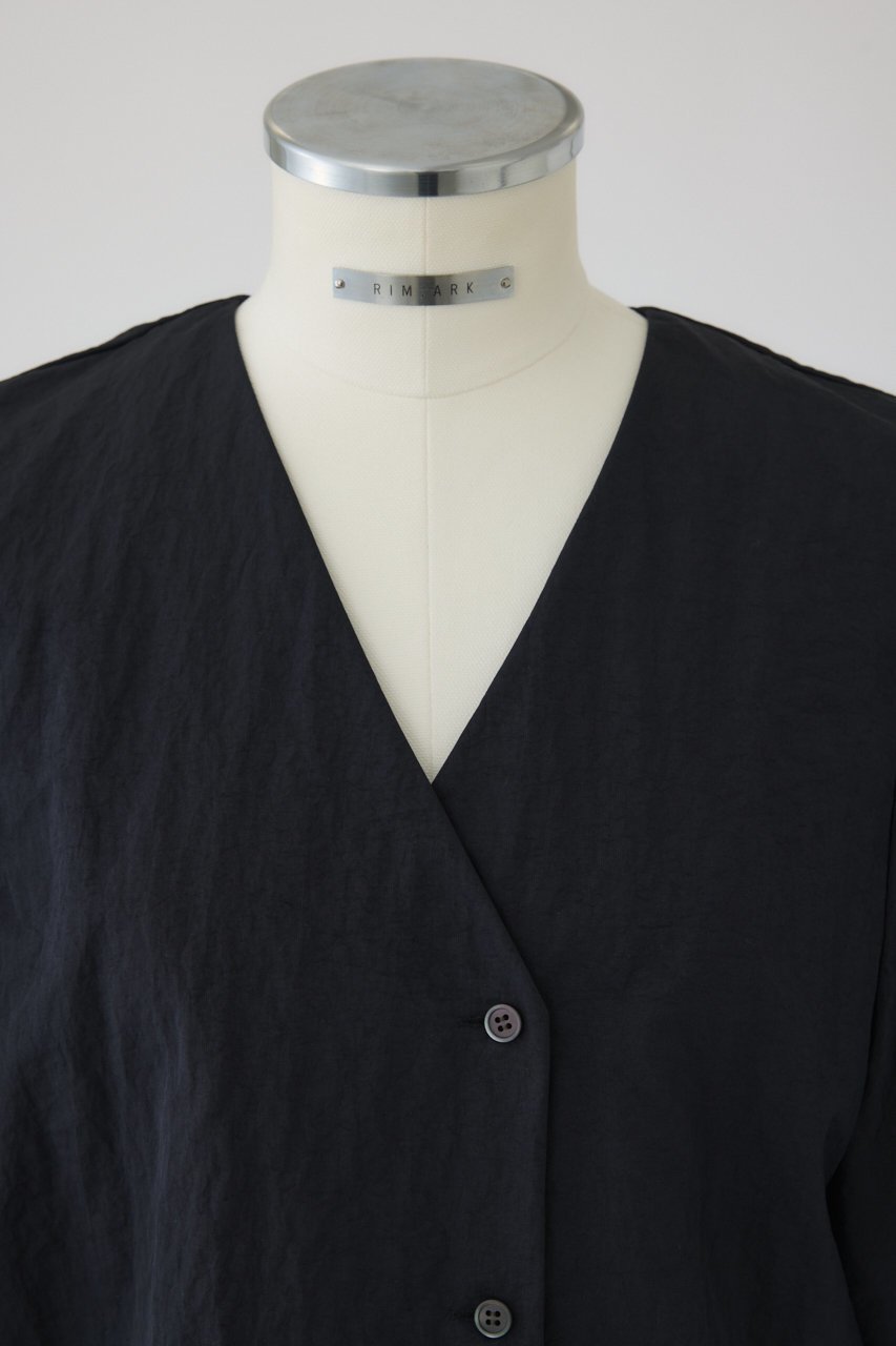 【リムアーク/RIM.ARK】のVolume sleeve v-neck SH/シャツ 人気、トレンドファッション・服の通販 founy(ファニー) ファッション Fashion レディースファッション Fashion for Women トップス・カットソー Cut & Sew Tops シャツ・ブラウス・オフィスカジュアル Elegant Blouses & Button-Ups Vネックトップス V-Neck Tops / V-Cut Neckline Shirts ボリューム袖・フリルスリーブブラウス Voluminous & Ruffle Sleeves / Puffy Sleeve Tops コンパクト Compact, Small Size スリーブ Sleeve, Long Sleeve / Short Sleeve ロング Long, Long-Length other-5|ID: prp329100004878000 ipo3291000000036389151