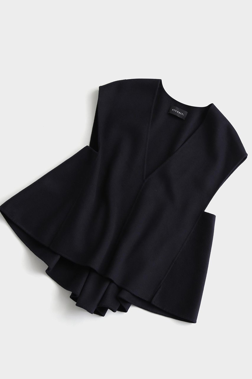 【ヒューエルミュージアム/hueLe Museum】の【STUMBLY】Back Peplum Gilet BL 人気、トレンドファッション・服の通販 founy(ファニー) 　ファッション　Fashion　レディースファッション　Fashion for Women　アウター　Coat / Outerwear Collection　トップス・カットソー　Cut & Sew Tops　キャミソール&ノースリーブ　Camisoles & Sleeveless Tops　シャツ・ブラウス・オフィスカジュアル　Elegant Blouses & Button-Ups　ベスト&ジレ / 重ね着スタイル　Vests & Gilets　シンプル　Simple, Minimal　ダブル　Double, Double-Breasted　ノースリーブ　Sleeveless, No-Sleeve　フェイス　Face, Facial Design　フロント　Front, Front Design　ペプラム　Peplum, Flared Hem　定番　Standard, Basic Item　other-2|ID: prp329100004878086 ipo3291000000036389996