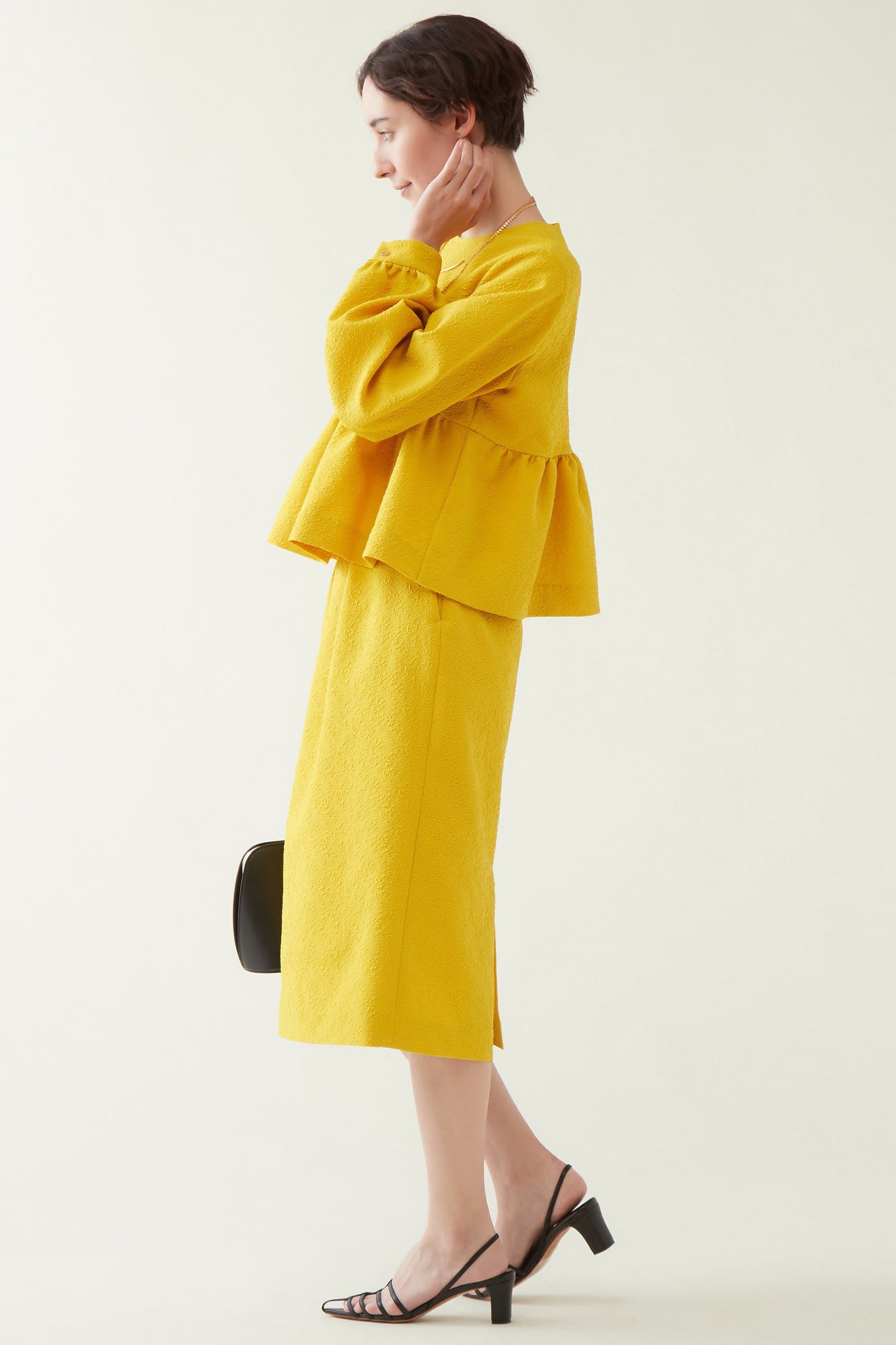 【マルティニーク/martinique】のジャガードペプラムブラウス 人気、トレンドファッション・服の通販 founy(ファニー) 　ファッション　Fashion　レディースファッション　Fashion for Women　トップス・カットソー　Cut & Sew Tops　シャツ・ブラウス・オフィスカジュアル　Elegant Blouses & Button-Ups　ショート　Short, Short Length　スリーブ　Sleeve, Long Sleeve / Short Sleeve　トレンド　Trend, Trending Now　バランス　Balance, Style Balance　ペプラム　Peplum, Flared Hem　ロング　Long, Long-Length　ワイド　Wide, Wide Fit　other-7|ID: prp329100004878719 ipo3291000000036402461