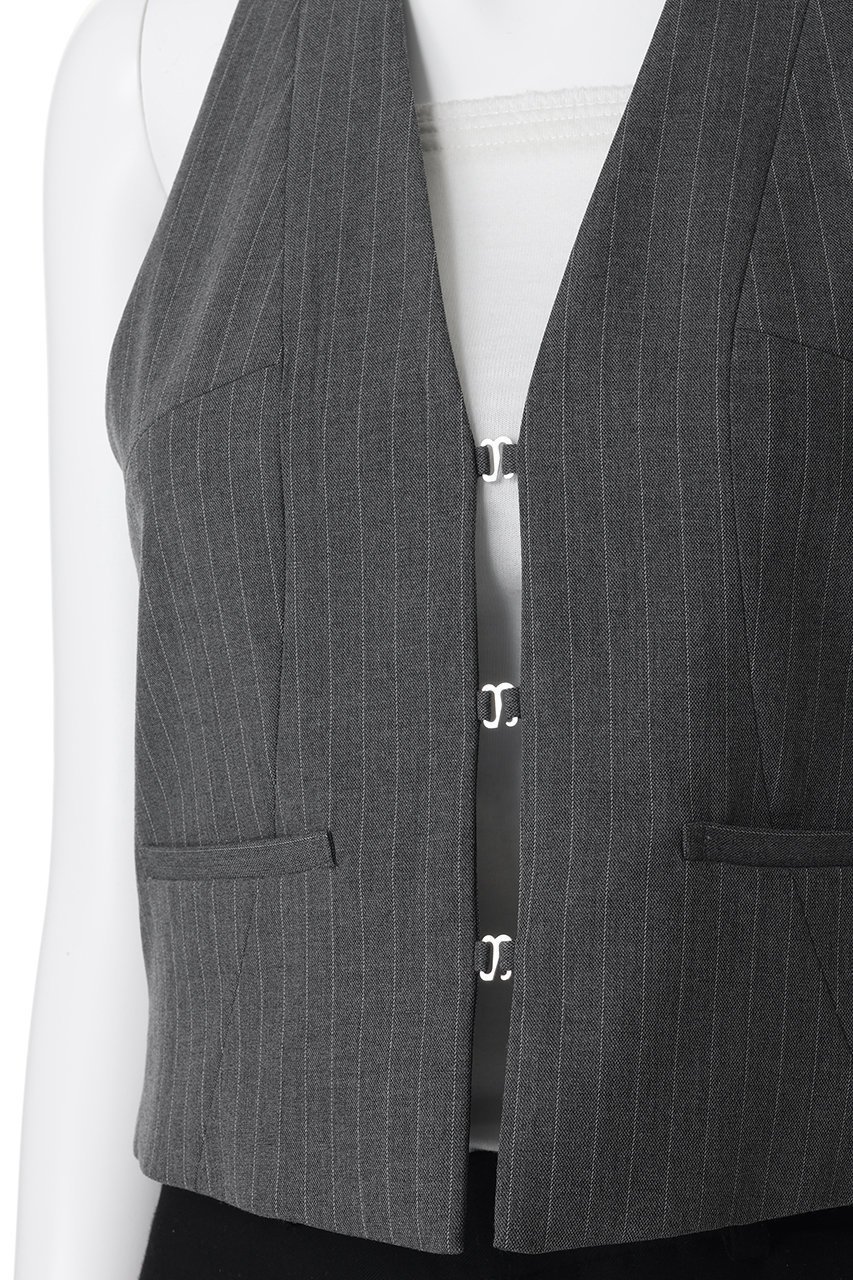 【メゾンスペシャル/MAISON SPECIAL】のSuiting Halter Neck Vest/スーチングホルターネックベスト 人気、トレンドファッション・服の通販 founy(ファニー) 　ファッション　Fashion　レディースファッション　Fashion for Women　アウター　Coat / Outerwear Collection　トップス・カットソー　Cut & Sew Tops　キャミソール&ノースリーブ　Camisoles & Sleeveless Tops　シャツ・ブラウス・オフィスカジュアル　Elegant Blouses & Button-Ups　ベスト&ジレ / 重ね着スタイル　Vests & Gilets　カッティング　Cutting Detail　シルバー　Silver, Metallic Silver　ストライプ　Stripe, Striped Pattern　ノースリーブ　Sleeveless, No-Sleeve　フロント　Front, Front Design　再入荷　Restock / Back in Stock　夏　Summer　other-5|ID: prp329100004878757 ipo3291000000036403515