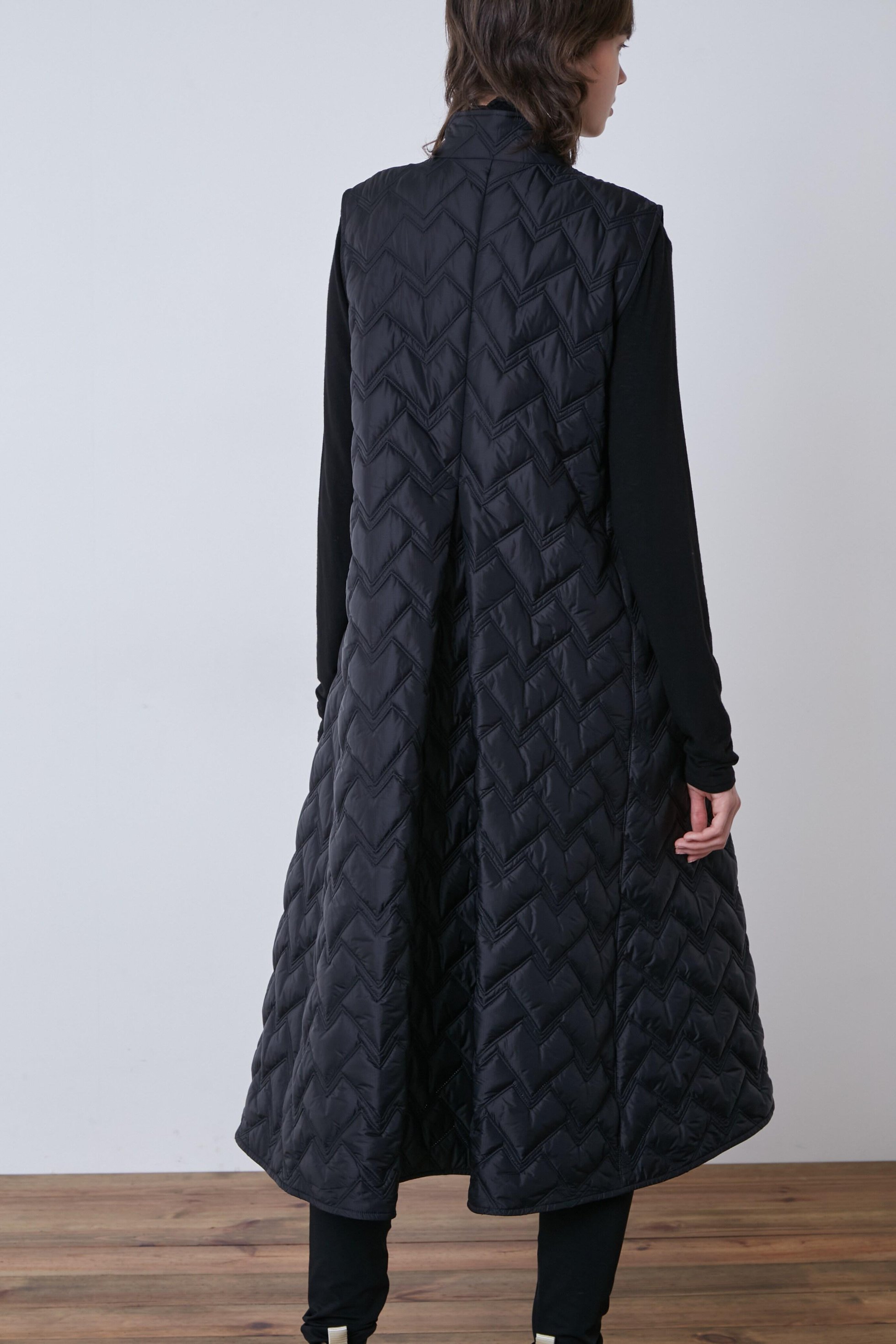 【ル フィル/LE PHIL】の《LE PHIL》バイカラーキルティングジレコート 人気、トレンドファッション・服の通販 founy(ファニー) 　ファッション　Fashion　レディースファッション　Fashion for Women　アウター　Coat / Outerwear Collection　コート・ロングコート・ピーコート　Long Coats, Peacoats & More　レディースジャケット・軽アウター　Jackets　アクセサリー　Fashion Accessories　エレガント 上品　Elegant　キルティング　Quilted, Quilting　ジャケット　Jacket, Outerwear　スタンダード　Standard, Basic　ダウン　Down, Puffer　モチーフ　Motif, Design Theme　新作・新入荷　New Arrivals / New In　other-6|ID: prp329100004878811 ipo3291000000036404181