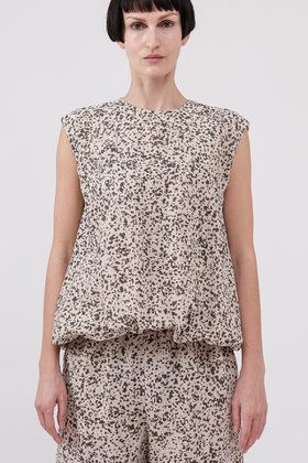 【ドメル/DOMELLE】のバンピープリント ブラウス 人気、トレンドファッション・服の通販 founy(ファニー) ファッション Fashion レディースファッション Fashion for Women トップス・カットソー Cut & Sew Tops キャミソール&ノースリーブ Camisoles & Sleeveless Tops シャツ・ブラウス・オフィスカジュアル Elegant Blouses & Button-Ups オーガニック Organic Cotton スリーブ Sleeve, Long Sleeve / Short Sleeve セットアップ Set-Up, Coordinated Outfit ノースリーブ Sleeveless, No-Sleeve バルーン Balloon, Balloon Silhouette フォルム Silhouette, Form プリント Print, Printed Pattern モダン Modern, Contemporary ランダム Random, Irregular 夏 Summer 新作・新入荷 New Arrivals / New In |ID:prp329100004878918