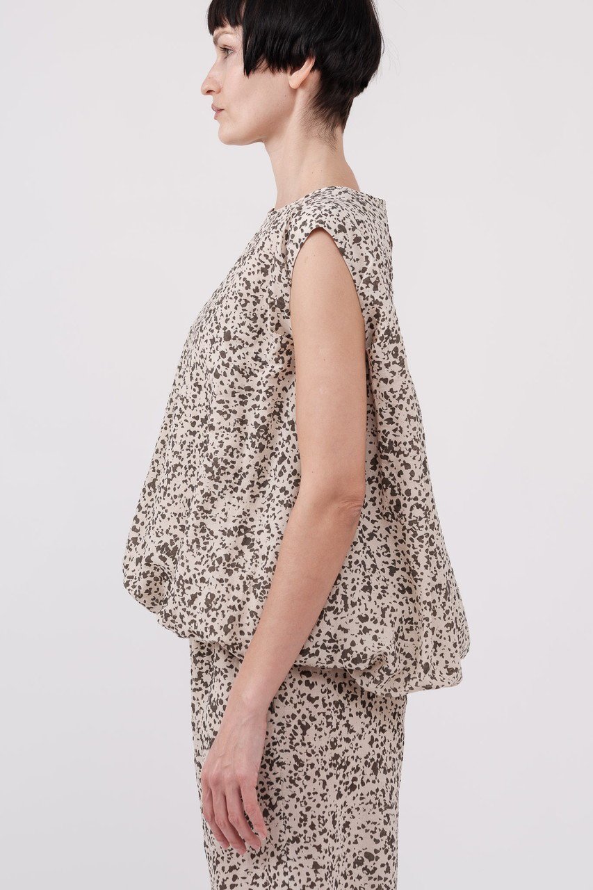 【ドメル/DOMELLE】のバンピープリント ブラウス 人気、トレンドファッション・服の通販 founy(ファニー) 　ファッション　Fashion　レディースファッション　Fashion for Women　トップス・カットソー　Cut & Sew Tops　キャミソール&ノースリーブ　Camisoles & Sleeveless Tops　シャツ・ブラウス・オフィスカジュアル　Elegant Blouses & Button-Ups　オーガニック　Organic Cotton　スリーブ　Sleeve, Long Sleeve / Short Sleeve　セットアップ　Set-Up, Coordinated Outfit　ノースリーブ　Sleeveless, No-Sleeve　バルーン　Balloon, Balloon Silhouette　フォルム　Silhouette, Form　プリント　Print, Printed Pattern　モダン　Modern, Contemporary　ランダム　Random, Irregular　夏　Summer　新作・新入荷　New Arrivals / New In　other-3|ID: prp329100004878918 ipo3291000000036405549