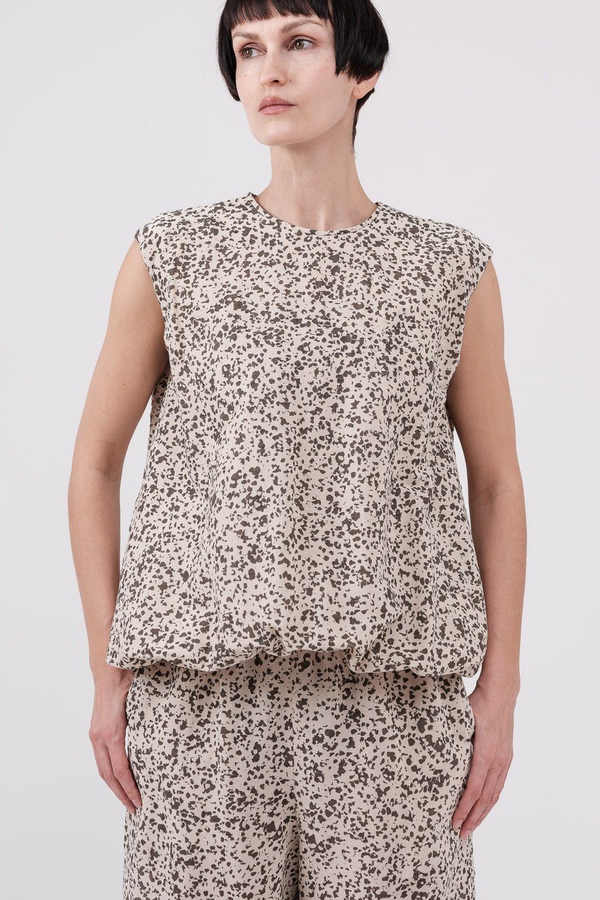 【ドメル/DOMELLE】のバンピープリント ブラウス 人気、トレンドファッション・服の通販 founy(ファニー) 　ファッション　Fashion　レディースファッション　Fashion for Women　トップス・カットソー　Cut & Sew Tops　キャミソール&ノースリーブ　Camisoles & Sleeveless Tops　シャツ・ブラウス・オフィスカジュアル　Elegant Blouses & Button-Ups　オーガニック　Organic Cotton　スリーブ　Sleeve, Long Sleeve / Short Sleeve　セットアップ　Set-Up, Coordinated Outfit　ノースリーブ　Sleeveless, No-Sleeve　バルーン　Balloon, Balloon Silhouette　フォルム　Silhouette, Form　プリント　Print, Printed Pattern　モダン　Modern, Contemporary　ランダム　Random, Irregular　夏　Summer　新作・新入荷　New Arrivals / New In　other-7|ID: prp329100004878918 ipo3291000000036405553