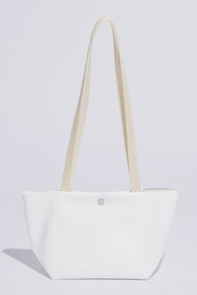 【ジ アートオブキャリング/THE ART OF CARRYING】のPAPER PAD M ショルダーバッグ 人気、トレンドファッション・服の通販 founy(ファニー) ファッション Fashion レディースファッション Fashion for Women バッグ Bags ユニセックス Unisex, Genderless なめらか Smooth, Silky Texture クッション Cushion, Throw Pillow フォルム Silhouette, Form 軽量 Lightweight, Ultra Light |ID:prp329100004879414