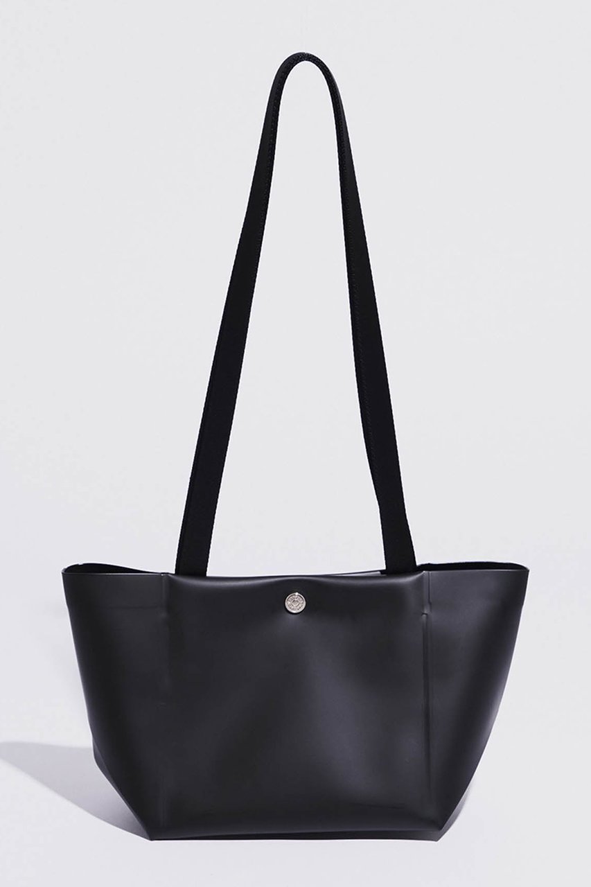 【ジ アートオブキャリング/THE ART OF CARRYING】のPAPER PAD M ショルダーバッグ インテリア・キッズ・メンズ・レディースファッション・服の通販 founy(ファニー) ファッション Fashion レディースファッション Fashion for Women バッグ Bags ユニセックス Unisex, Genderless なめらか Smooth, Silky Texture クッション Cushion, Throw Pillow フォルム Silhouette, Form 軽量 Lightweight, Ultra Light ブラック|ID: prp329100004879414 ipo3291000000036409208