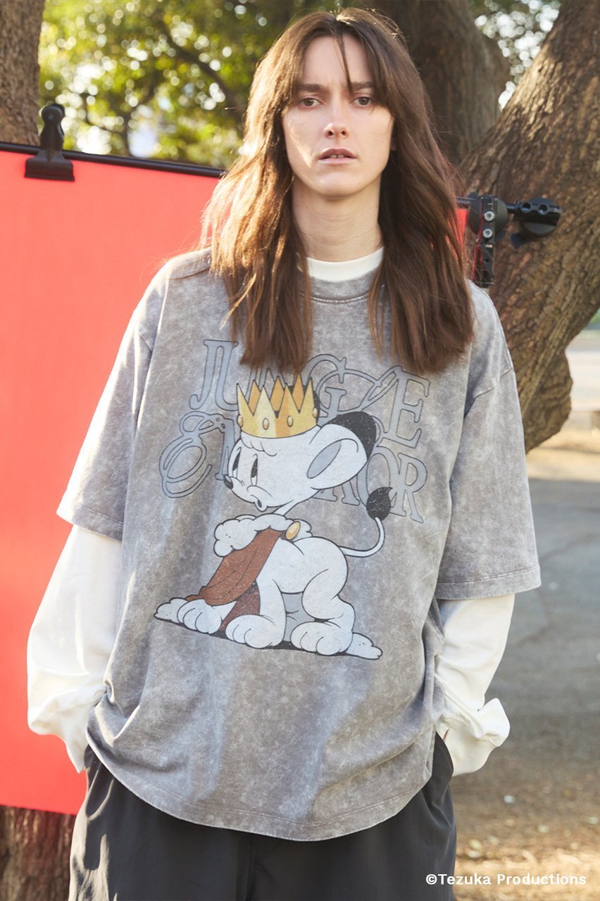 【メゾンスペシャル/MAISON SPECIAL】の【UNISEX】【TEZUKA CHARACTERS for MAISON SPECIAL】- JUNGLE EMPEROR LEO - Prime-Over Fade Crew Neck Graphic T-Shirt/- ジャングル大帝レオ - フェードクルーネックグラフィックT 人気、トレンドファッション・服の通販 founy(ファニー) ファッション Fashion レディースファッション Fashion for Women トップス・カットソー Cut & Sew Tops シャツ・ブラウス・オフィスカジュアル Elegant Blouses & Button-Ups ロングTシャツ・Tシャツ Longline T-Shirts & Tees カットソー・ベーシックTシャツ Cut-and-Sewn Tops / Stretch Tees & Basics イラスト Illustration インナー Innerwear キャラクター Character, Licensed Characters グラフィック Graphic, Graphic Design ショルダー Shoulder, Shoulder Strap ショート Short, Short Length シンプル Simple, Minimal スリーブ Sleeve, Long Sleeve / Short Sleeve ドロップ Drop Shoulder, Dropped Style バランス Balance, Style Balance パターン Pattern, Design Print フィット Fit, Slim Fit プリント Print, Printed Pattern ユニセックス Unisex, Genderless ユーズド Used, Vintage-Look リアル Real, Realistic 新作・新入荷 New Arrivals / New In other-5|ID: prp329100004879762 ipo3291000000036412453