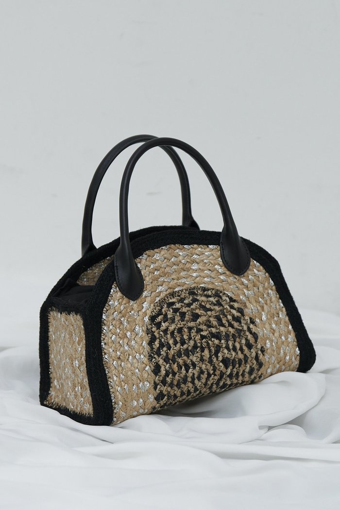 【ガリャルダガランテ/GALLARDAGALANTE】の【Jhuri Shate】ハーフサークルバッグ/S インテリア・キッズ・メンズ・レディースファッション・服の通販 founy(ファニー) https://founy.com/ ファッション Fashion レディースファッション Fashion for Women バッグ Bags キャップ&ハット Hats & Caps ジュート Jute, Natural Fiber ネップ Nepp, Slub Yarn ハンド Hand, Handmade ポケット Pocket, Pocket Detail 新作・新入荷 New Arrivals / New In |ID: prp329100004879765 ipo3291000000036412464