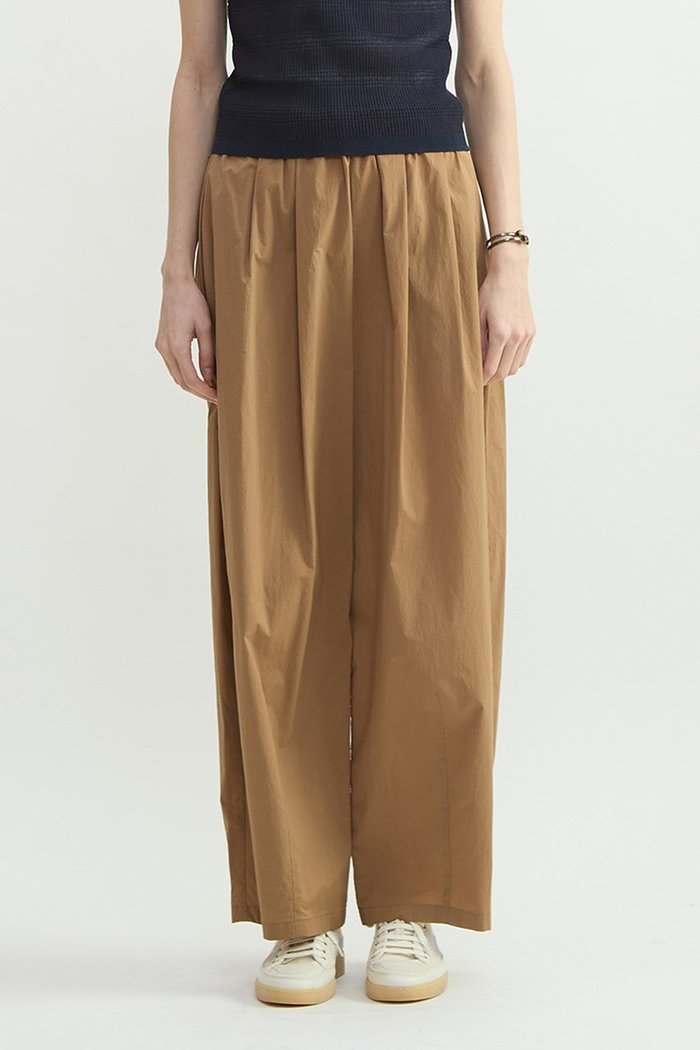 【プレインピープル/PLAIN PEOPLE】のコットンナイロンワッシャータックイージーパンツ インテリア・キッズ・メンズ・レディースファッション・服の通販 founy(ファニー) https://founy.com/ ファッション Fashion レディースファッション Fashion for Women パンツ Pants & Trousers タイプライター Typewriter Fabric, Crisp Cotton タンブラー Tumbler, Travel Mug ワッシャー Washer, Crinkled Finish エレガント 上品 Elegant 新作・新入荷 New Arrivals / New In 旅行 Travel |ID: prp329100004879776 ipo3291000000036944831