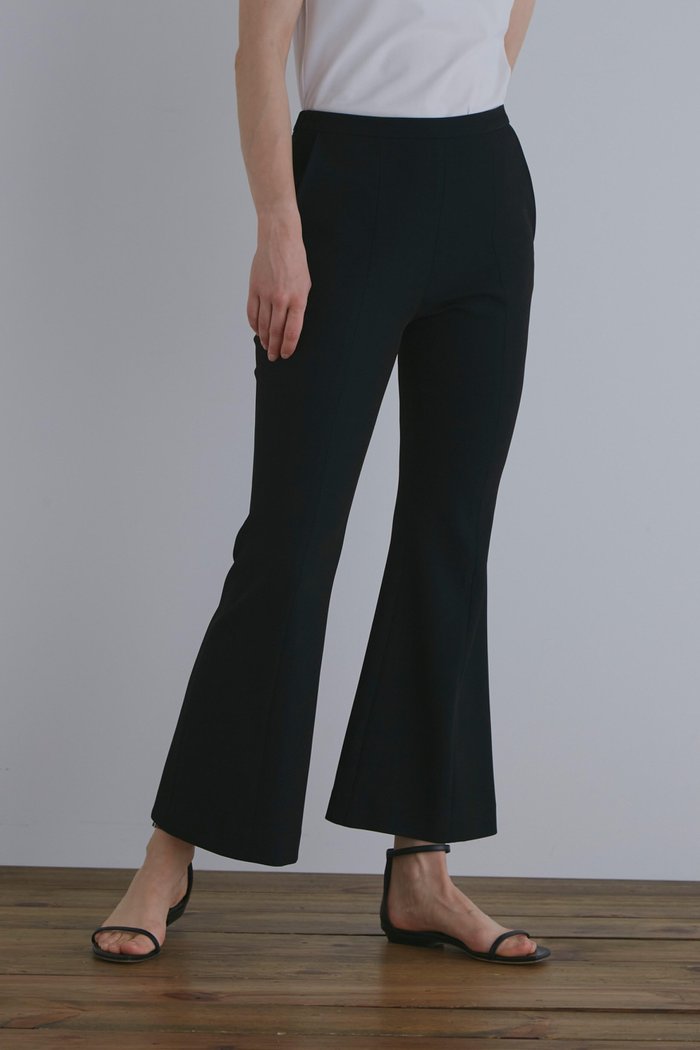 【ル フィル/LE PHIL】の2WAYツイルフレアパンツ インテリア・キッズ・メンズ・レディースファッション・服の通販 founy(ファニー) https://founy.com/ ファッション Fashion レディースファッション Fashion for Women パンツ Pants & Trousers おすすめ Recommended / Our Picks クロップド Cropped, Short Length ジャケット Jacket, Outerwear スタンダード Standard, Basic セットアップ Set-Up, Coordinated Outfit フレア Flare, Flared エレガント 上品 Elegant 新作・新入荷 New Arrivals / New In |ID: prp329100004879877 ipo3291000000036413186