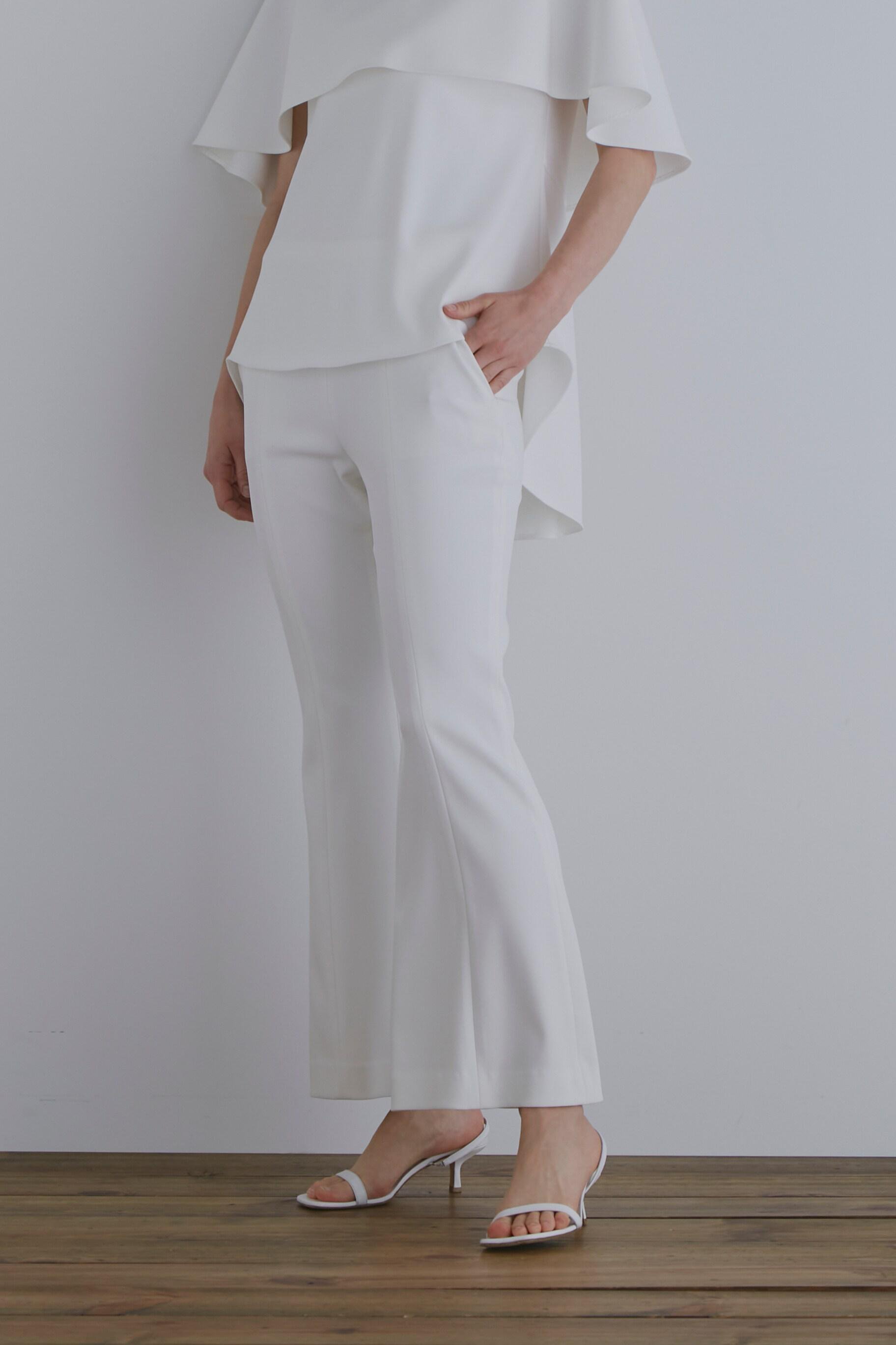 【ル フィル/LE PHIL】の2WAYツイルフレアパンツ インテリア・キッズ・メンズ・レディースファッション・服の通販 founy(ファニー) 　ファッション　Fashion　レディースファッション　Fashion for Women　パンツ　Pants & Trousers　おすすめ　Recommended / Our Picks　クロップド　Cropped, Short Length　ジャケット　Jacket, Outerwear　スタンダード　Standard, Basic　セットアップ　Set-Up, Coordinated Outfit　フレア　Flare, Flared　エレガント 上品　Elegant　新作・新入荷　New Arrivals / New In　ホワイト|ID: prp329100004879877 ipo3291000000036413191