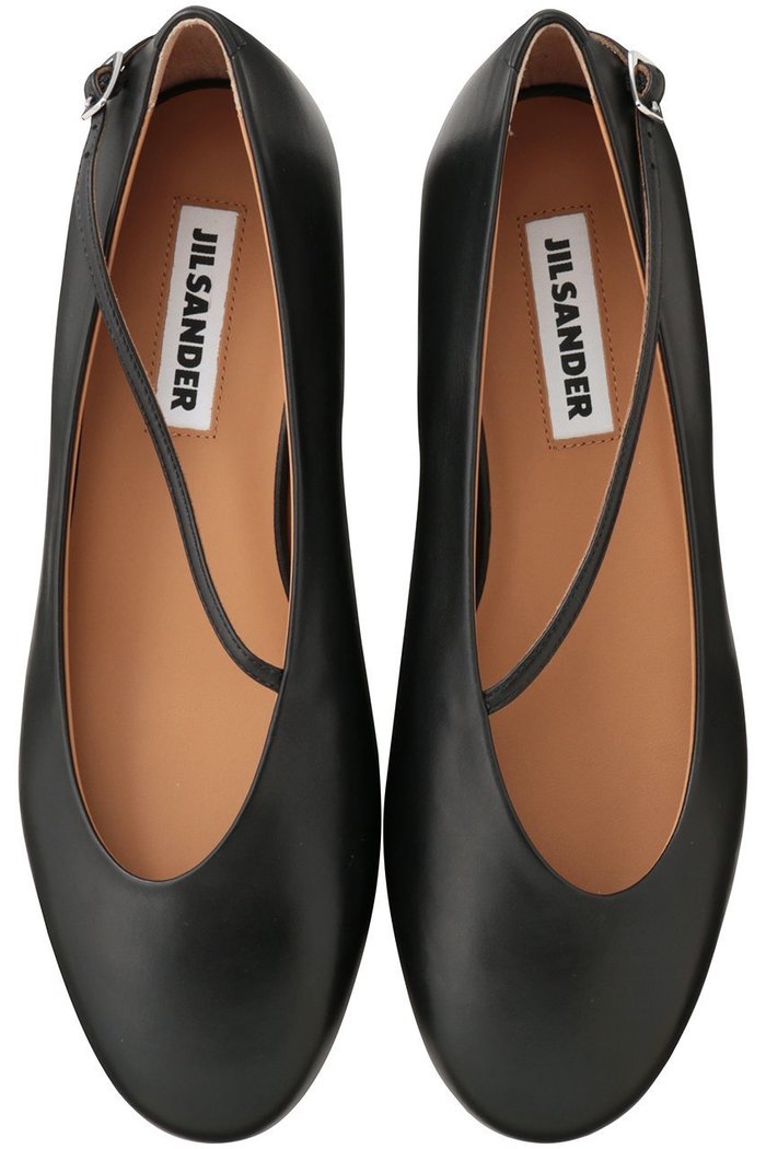 【ジル サンダー/JIL SANDER】のElyss バレリーナシューズ インテリア・キッズ・メンズ・レディースファッション・服の通販 founy(ファウニー) https://founy.com/ ファッション Fashion レディースファッション Fashion for Women シューズ Shoes, Footwear バレエ Ballet, Ballet Style フラット Flat, Flat Shoes ラウンド Round, Round Neck ラップ Wrap, Wrap Design エレガント 上品 Elegant 再入荷 Restock / Back in Stock 定番 Standard, Basic Item |ID: prp329100004879901 ipo3291000000037240327