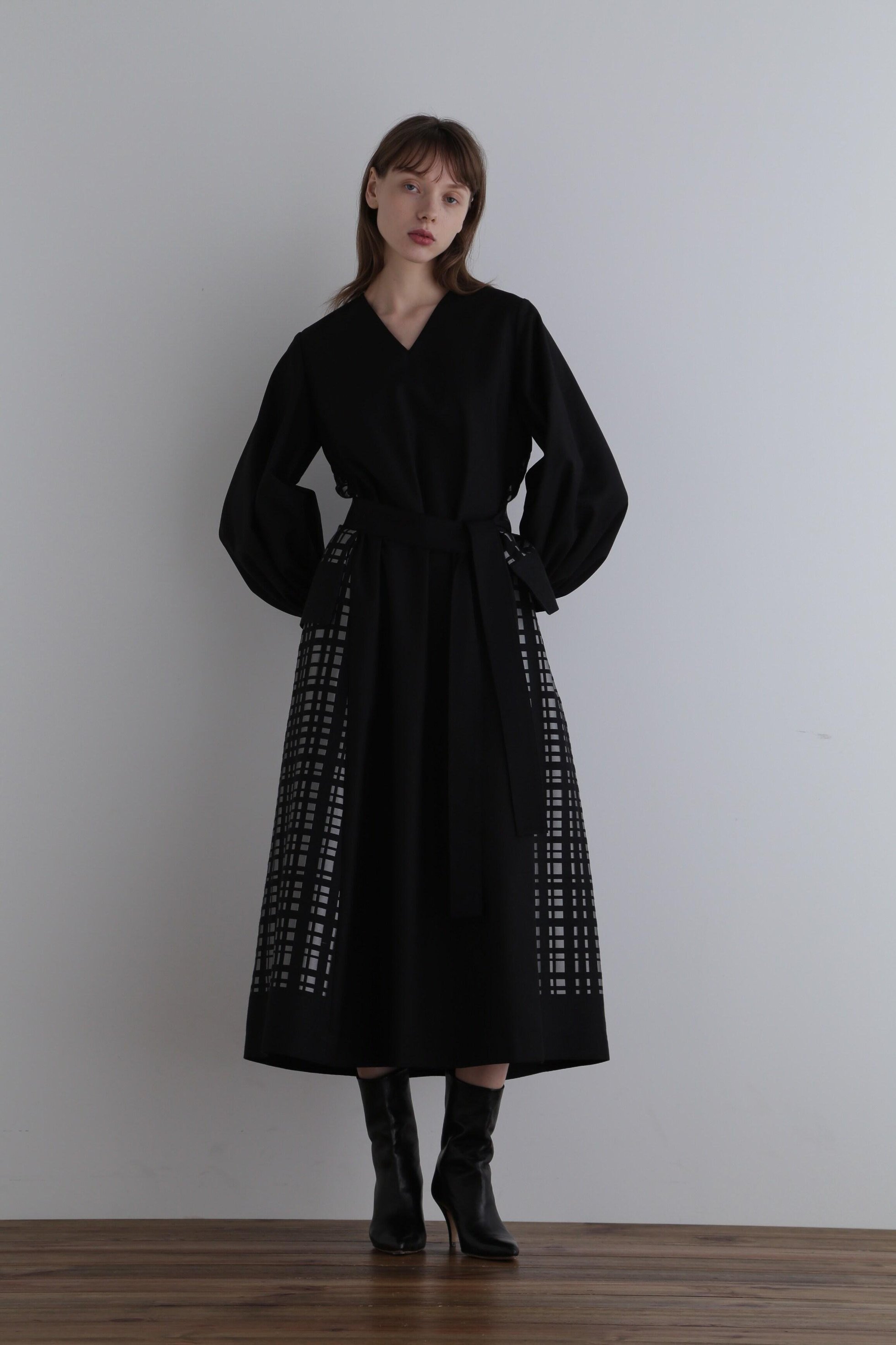 【ル フィル/LE PHIL】の《LE PHIL》モノトーンチェックジャガードドレス インテリア・キッズ・メンズ・レディースファッション・服の通販 founy(ファウニー) 　ファッション　Fashion　レディースファッション　Fashion for Women　ワンピース　Dresses　フォーマル・パーティードレス・結婚式用ドレス　Elegant & Casual Dresses　チュニック　Tunic Tops & Dresses　エレガント 上品　Elegant　ジャカード／ジャガード　Jacquard, Woven Pattern　スリーブ　Sleeve, Long Sleeve / Short Sleeve　チェック　Check, Plaid, Tartan　チュニック　Tunic, Long Top　ドレス　Dress, One-Piece　パーティ　Party, Party Style　ミックス　Mix, Mixed Style　モノトーン　Monotone, Black and White　ロング　Long, Long-Length　無地　Plain, Solid Color　ブラック|ID: prp329100004879962 ipo3291000000037011216