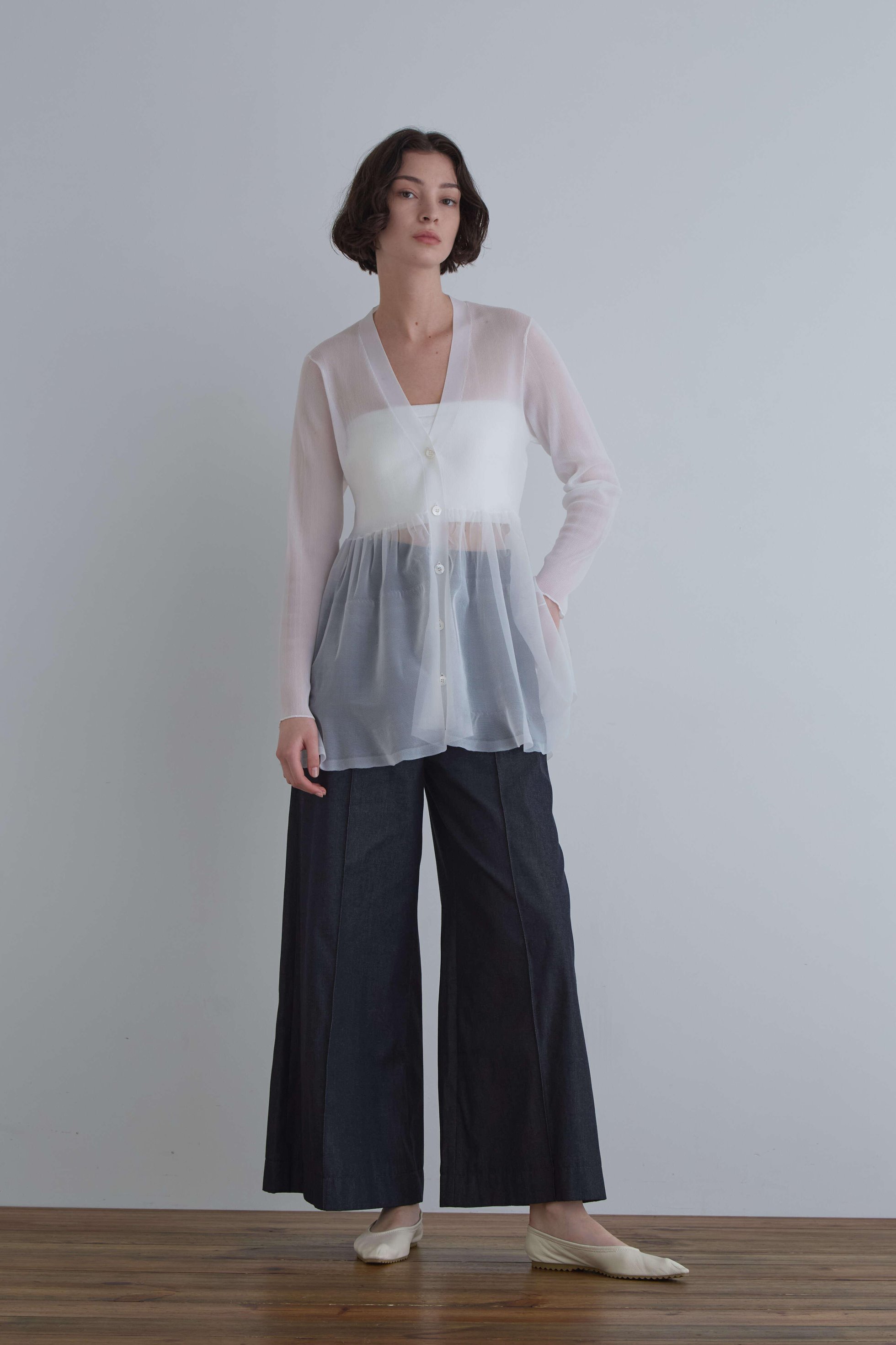 【ル フィル/LE PHIL】の《LE PHIL》シアーフレアカーデ 人気、トレンドファッション・服の通販 founy(ファニー) ファッション Fashion レディースファッション Fashion for Women トップス・カットソー Cut & Sew Tops ニット Knit Tops & Sweaters カジュアルプルオーバー・ニットトップス Pullovers & Knit Tops / Casual Pullovers おすすめ Recommended / Our Picks カーディガン Cardigan, Knitwear シアー Sheer, See-Through スタンダード Standard, Basic フィット Fit, Slim Fit フォルム Silhouette, Form フレア Flare, Flared 新作・新入荷 New Arrivals / New In other-3|ID: prp329100004879999 ipo3291000000036413961