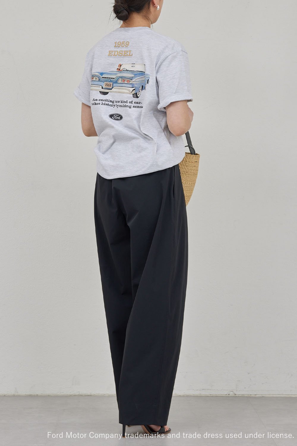 【ガリャルダガランテ/GALLARDAGALANTE】のFord プリントTシャツ① 人気、トレンドファッション・服の通販 founy(ファニー) 　ファッション　Fashion　レディースファッション　Fashion for Women　トップス・カットソー　Cut & Sew Tops　シャツ・ブラウス・オフィスカジュアル　Elegant Blouses & Button-Ups　ロングTシャツ・Tシャツ　Longline T-Shirts & Tees　カットソー・ベーシックTシャツ　Cut-and-Sewn Tops / Stretch Tees & Basics　ショート　Short, Short Length　スリーブ　Sleeve, Long Sleeve / Short Sleeve　フロント　Front, Front Design　プリント　Print, Printed Pattern　ボトム　Bottoms, Lower Wear　モノトーン　Monotone, Black and White　ワンポイント　One Point, Statement Accent　半袖　Short Sleeve, Half Sleeve　other-6|ID: prp329100004880953 ipo3291000000036431142