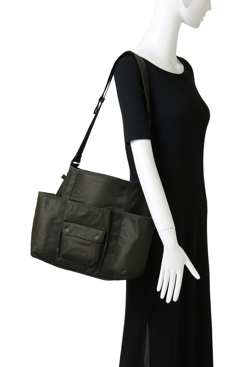 【ダイワ ピアサーティナイン/DAIWA PIER39】の【UNISEX】TECH REVERSIBLE ONE SHOULDER BAG 大人の最旬トレンドファッション＆コーディネート founy(ファウニー) 　ファッション　Fashion　レディースファッション　Fashion for Women　バッグ　Bags　ユニセックス　Unisex, Genderless　シンプル　Simple, Minimal　ポケット　Pocket, Pocket Detail　リバーシブル　Reversible, Two-Sided　旅行　Travel　other-2|ID: prp329100004881207 ipo3291000000036489257