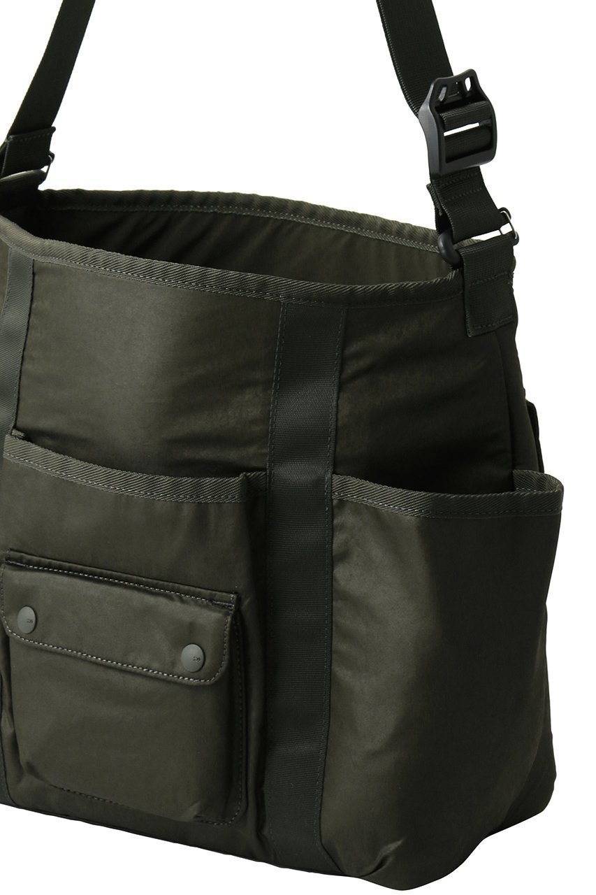 【ダイワ ピアサーティナイン/DAIWA PIER39】の【UNISEX】TECH REVERSIBLE ONE SHOULDER BAG 大人の最旬トレンドファッション＆コーディネート founy(ファウニー) 　ファッション　Fashion　レディースファッション　Fashion for Women　バッグ　Bags　ユニセックス　Unisex, Genderless　シンプル　Simple, Minimal　ポケット　Pocket, Pocket Detail　リバーシブル　Reversible, Two-Sided　旅行　Travel　other-4|ID: prp329100004881207 ipo3291000000036489259