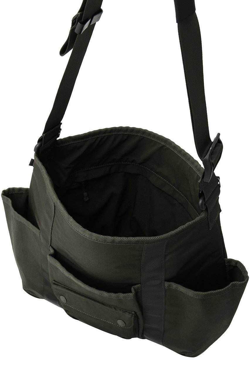 【ダイワ ピアサーティナイン/DAIWA PIER39】の【UNISEX】TECH REVERSIBLE ONE SHOULDER BAG 大人の最旬トレンドファッション＆コーディネート founy(ファウニー) 　ファッション　Fashion　レディースファッション　Fashion for Women　バッグ　Bags　ユニセックス　Unisex, Genderless　シンプル　Simple, Minimal　ポケット　Pocket, Pocket Detail　リバーシブル　Reversible, Two-Sided　旅行　Travel　other-5|ID: prp329100004881207 ipo3291000000036489260