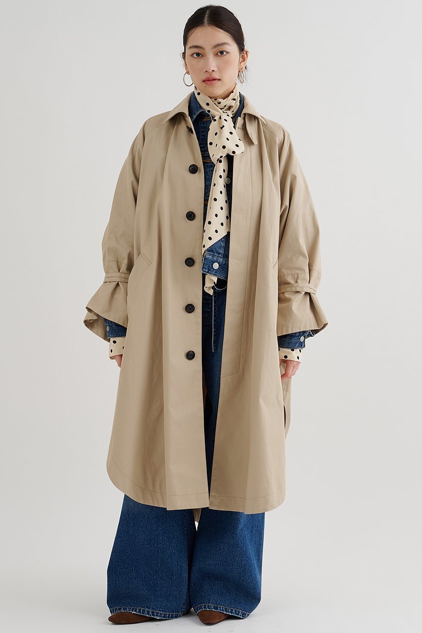 【ウィムガゼット/Whim Gazette】のポンチョロングコート インテリア・キッズ・メンズ・レディースファッション・服の通販 founy(ファウニー) 　ファッション　Fashion　レディースファッション　Fashion for Women　アウター　Coat / Outerwear Collection　コート・ロングコート・ピーコート　Long Coats, Peacoats & More　ポンチョ・ケープコート　Ponchos & Capes　スタイリッシュ　Stylish, Fashionable　トレンチ　Trench, Trench Coat　定番　Standard, Basic Item　パッチ　Patch, Appliqué　フリル　Frill, Ruffle　ロング　Long, Long-Length　エレガント 上品　Elegant　ベージュ|ID: prp329100004881473 ipo3291000000036435144