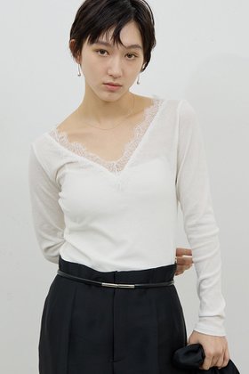 【ガリャルダガランテ/GALLARDAGALANTE】 VレースロンTee人気、トレンドファッション・服の通販 founy(ファニー) ファッション Fashion レディースファッション Fashion for Women トップス・カットソー Cut & Sew Tops シャツ・ブラウス・オフィスカジュアル Elegant Blouses & Button-Ups ロングTシャツ・Tシャツ Longline T-Shirts & Tees カットソー・ベーシックTシャツ Cut-and-Sewn Tops / Stretch Tees & Basics おすすめ Recommended / Our Picks インナー Innerwear カットソー Cut and Sewn Top スリーブ Sleeve, Long Sleeve / Short Sleeve デコルテ Décolleté, Neckline マニッシュ Mannish, Boyish レース Lace, Lace Fabric ロング Long, Long-Length |ID:prp329100004881557