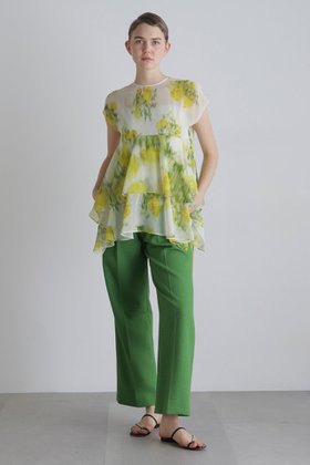 【アドーア/ADORE】 ミスティングフラワープリントブラウス人気、トレンドファッション・服の通販 founy(ファニー) ファッション Fashion レディースファッション Fashion for Women トップス・カットソー Cut & Sew Tops シャツ・ブラウス・オフィスカジュアル Elegant Blouses & Button-Ups 花柄・フラワープリント・モチーフ Floral Prints & Motifs / Flower Pattern Tops シフォン Chiffon, Lightweight Fabric ショート Short, Short Length スリーブ Sleeve, Long Sleeve / Short Sleeve フラワー Flower, Floral プリント Print, Printed Pattern プリーツ Pleats, Pleated ヘムライン Hemline, Bottom Cut ランダム Random, Irregular |ID:prp329100004881770