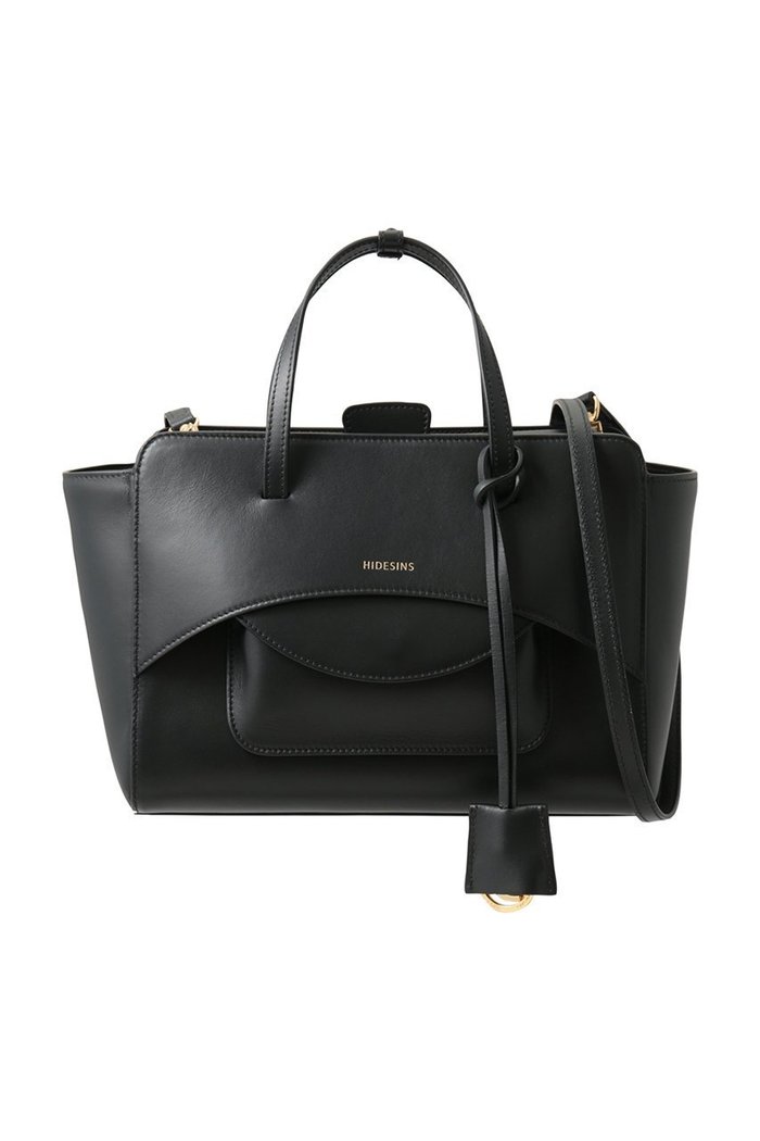 【その他のブランド/Other】のFLAP M ハンドバッグ インテリア・キッズ・メンズ・レディースファッション・服の通販 founy(ファニー) https://founy.com/ ファッション Fashion レディースファッション Fashion for Women バッグ Bags なめらか Smooth, Silky Texture コンパクト Compact, Small Size スクエア Square, Square Shape フォルム Silhouette, Form フラップ Flap, Flap Pocket フロント Front, Front Design ポケット Pocket, Pocket Detail |ID: prp329100004881982 ipo3291000000036439580