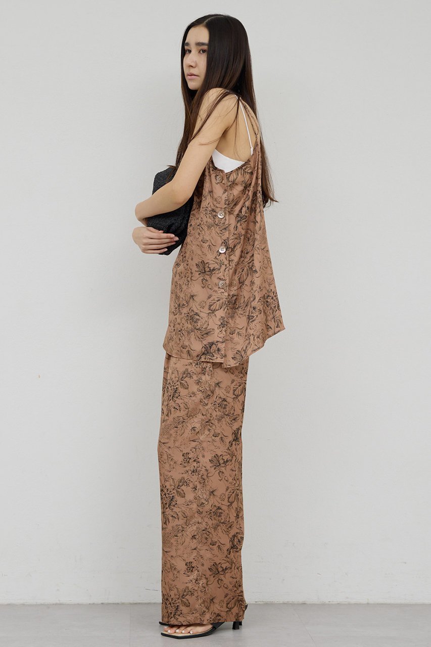 【ガリャルダガランテ/GALLARDAGALANTE】の【セットアップ対応】ボタニカルサテンキャミ 人気、トレンドファッション・服の通販 founy(ファニー) ファッション Fashion レディースファッション Fashion for Women トップス・カットソー Cut & Sew Tops キャミソール&ノースリーブ Camisoles & Sleeveless Tops シャツ・ブラウス・オフィスカジュアル Elegant Blouses & Button-Ups おすすめ Recommended / Our Picks とろみ Fluid, Flowy Fabric キャミソール Camisole, Spaghetti Strap Top サテン Satin, Glossy Fabric セットアップ Set-Up, Coordinated Outfit ノースリーブ Sleeveless, No-Sleeve ボタニカル Botanical, Floral Pattern 新作・新入荷 New Arrivals / New In other-4|ID: prp329100004882417 ipo3291000000036443444