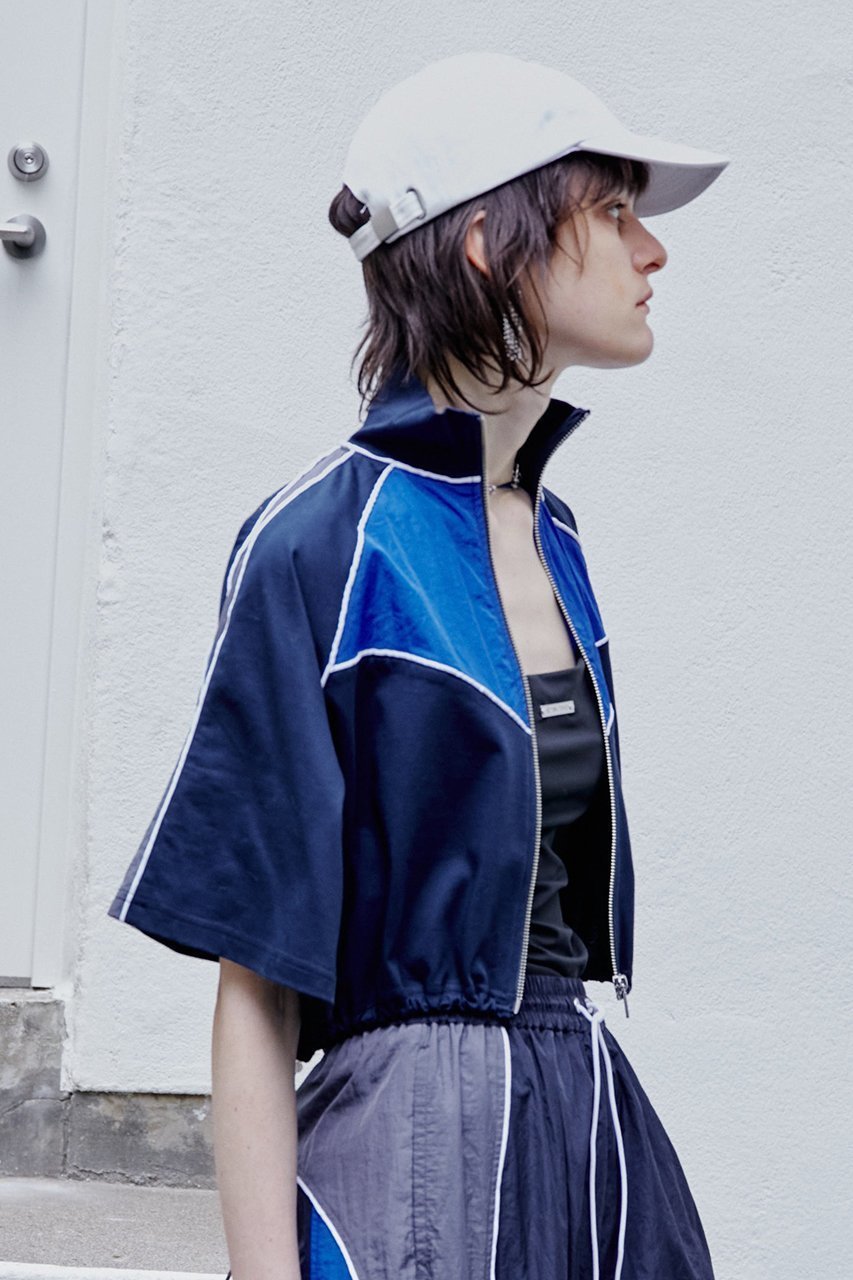 【プランク プロジェクト/PRANK PROJECT】のバイカラークロップドZIPトップ / Bicolor Cropped Zip Top 人気、トレンドファッション・服の通販 founy(ファニー) ファッション Fashion レディースファッション Fashion for Women トップス・カットソー Cut & Sew Tops シャツ・ブラウス・オフィスカジュアル Elegant Blouses & Button-Ups カットソー Cut and Sewn Top クロップド Cropped, Short Length ショート Short, Short Length スポーティ Sporty, Casual Athletic スリーブ Sleeve, Long Sleeve / Short Sleeve タフタ Taffeta, Structured Fabric ドッキング Docking, Mixed Material バランス Balance, Style Balance パイピング Piping, Trim Design other-5|ID: prp329100004882964 ipo3291000000036448962