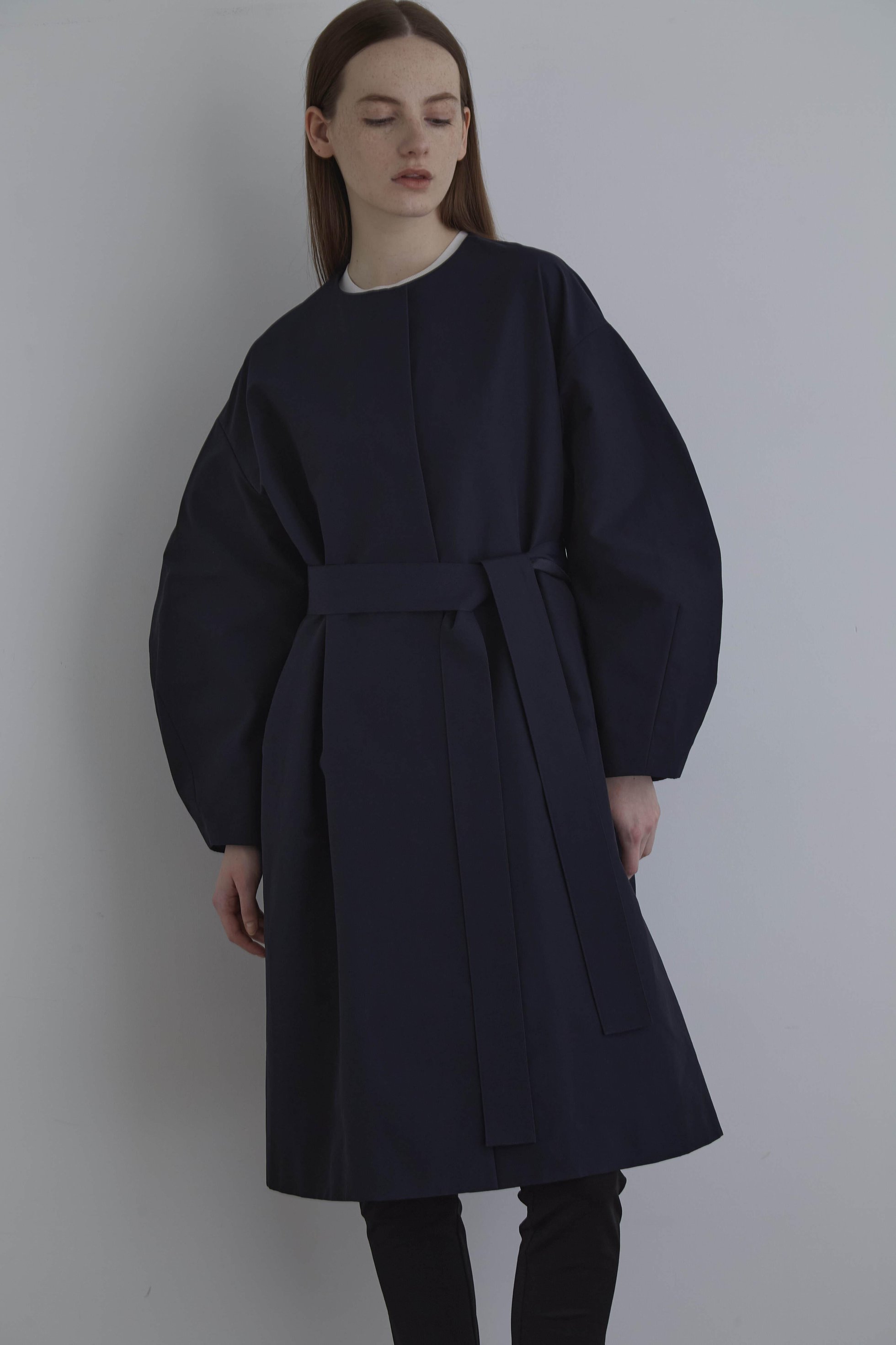 【ル フィル/LE PHIL】のナイロンコットンクロスノーカラーコート インテリア・キッズ・メンズ・レディースファッション・服の通販 founy(ファウニー) 　ファッション　Fashion　レディースファッション　Fashion for Women　アウター　Coat / Outerwear Collection　コート・ロングコート・ピーコート　Long Coats, Peacoats & More　スタンダード　Standard, Basic　ドレス　Dress, One-Piece　リラックス　Relax, Relaxed Fit　ロング　Long, Long-Length　ネイビー|ID: prp329100004883021 ipo3291000000036449670
