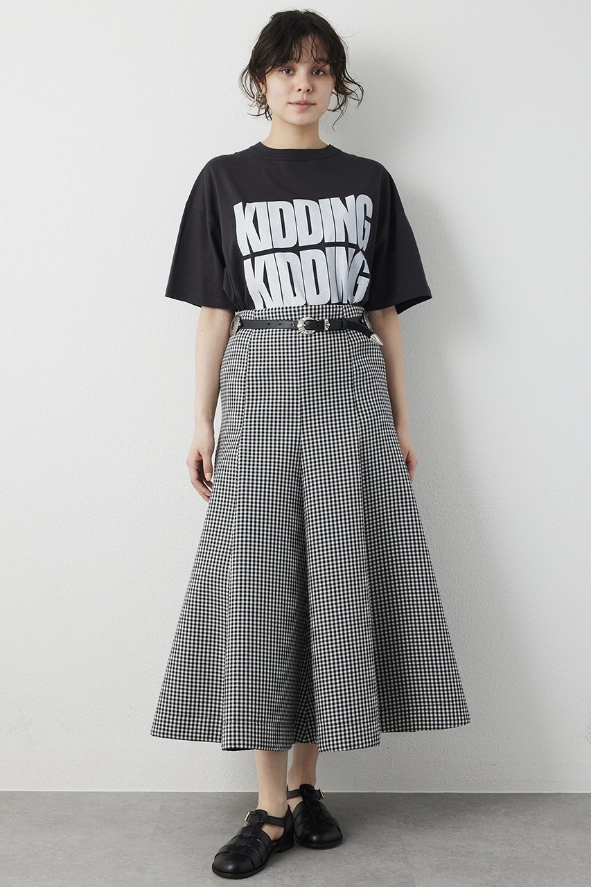 【ウィムガゼット/Whim Gazette】のKIDDINGロゴTシャツ 人気、トレンドファッション・服の通販 founy(ファニー) 　ファッション　Fashion　レディースファッション　Fashion for Women　トップス・カットソー　Cut & Sew Tops　シャツ・ブラウス・オフィスカジュアル　Elegant Blouses & Button-Ups　ロングTシャツ・Tシャツ　Longline T-Shirts & Tees　カットソー・ベーシックTシャツ　Cut-and-Sewn Tops / Stretch Tees & Basics　なめらか　Smooth, Silky Texture　インド　Indian Textile　インナー　Innerwear　カットソー　Cut and Sewn Top　クール　Cool, Chic　ショート　Short, Short Length　シルク　Silk, 100% Silk　シンプル　Simple, Minimal　ジャケット　Jacket, Outerwear　スリーブ　Sleeve, Long Sleeve / Short Sleeve　プリント　Print, Printed Pattern　ワイド　Wide, Wide Fit　半袖　Short Sleeve, Half Sleeve　定番　Standard, Basic Item　other-2|ID: prp329100004883440 ipo3291000000036453695