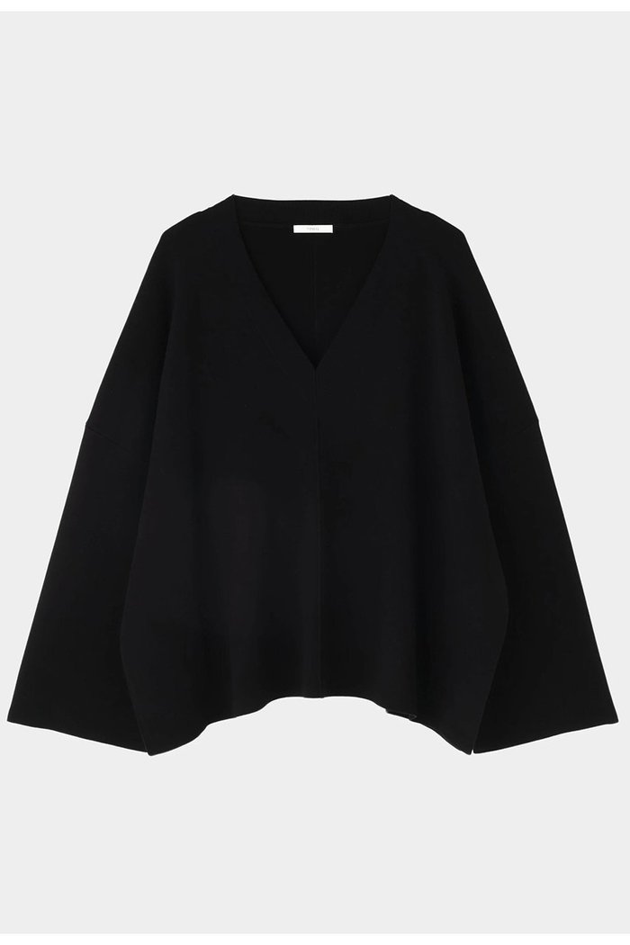 【ル フィル/LE PHIL】のオーバーサイズニットケーププルオーバー インテリア・キッズ・メンズ・レディースファッション・服の通販 founy(ファニー) https://founy.com/ ファッション Fashion レディースファッション Fashion for Women トップス・カットソー Cut & Sew Tops ニット Knit Tops & Sweaters カジュアルプルオーバー・ニットトップス Pullovers & Knit Tops / Casual Pullovers インナー Innerwear カッティング Cutting Detail シンプル Simple, Minimal スリット Slit, Slit Detail スリーブ Sleeve, Long Sleeve / Short Sleeve フォルム Silhouette, Form |ID: prp329100004884078 ipo3291000000036457735