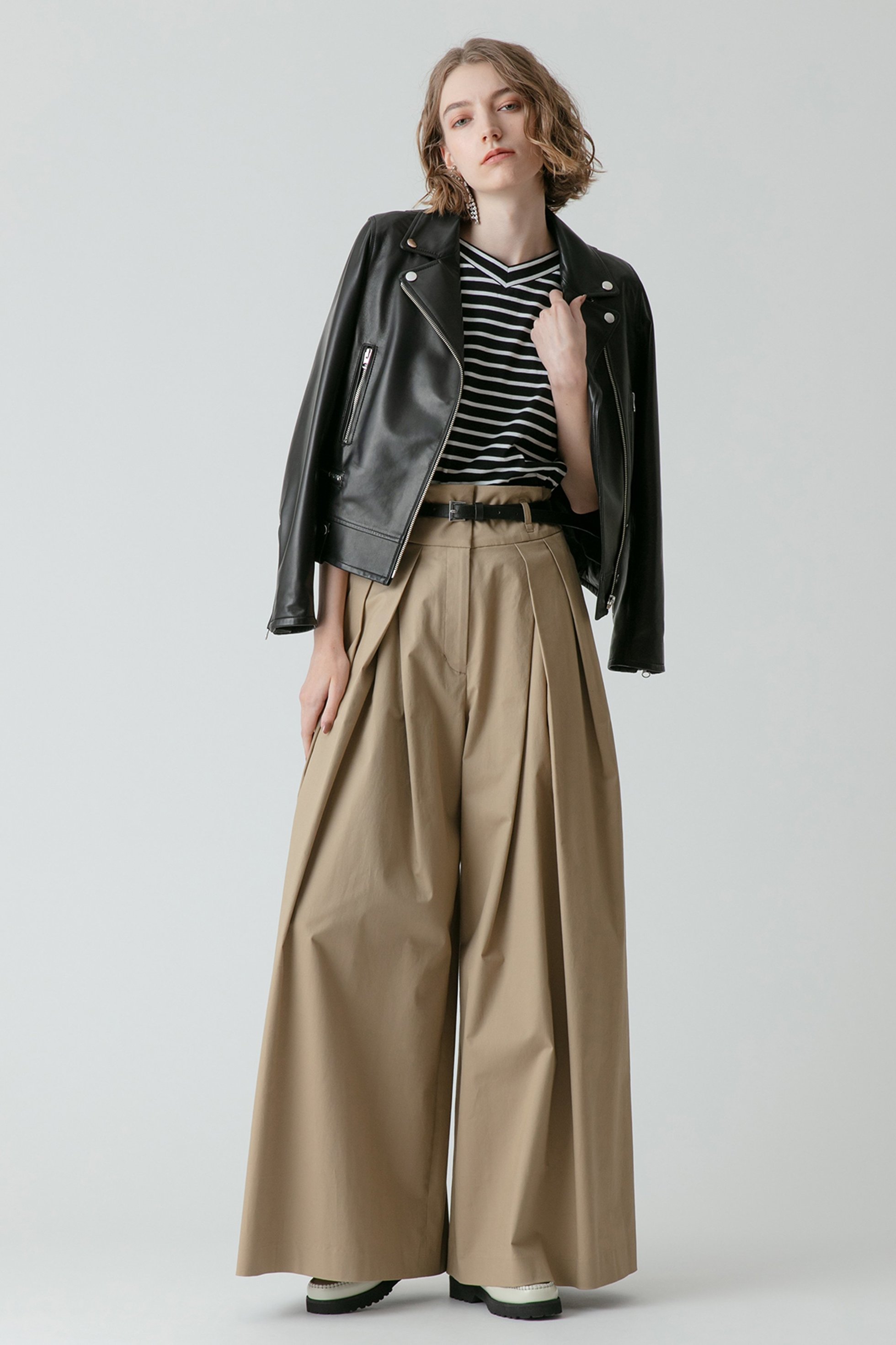 【アルアバイル/allureville】のシープレザーライダース 大人の最旬トレンドファッション＆コーディネート founy(ファウニー) 　ファッション　Fashion　レディースファッション　Fashion for Women　アウター　Coat / Outerwear Collection　レディースジャケット・軽アウター　Jackets　ライダースジャケット / レザースタイル　Riders Jackets & Biker Style　インナー　Innerwear　コンパクト　Compact, Small Size　サテン　Satin, Glossy Fabric　ジャケット　Jacket, Outerwear　パターン　Pattern, Design Print　ベーシック　Basic, Essential　ライダースジャケット　Riders, Biker Jacket　エレガント 上品　Elegant　other-4|ID: prp329100004884189 ipo3291000000036800757