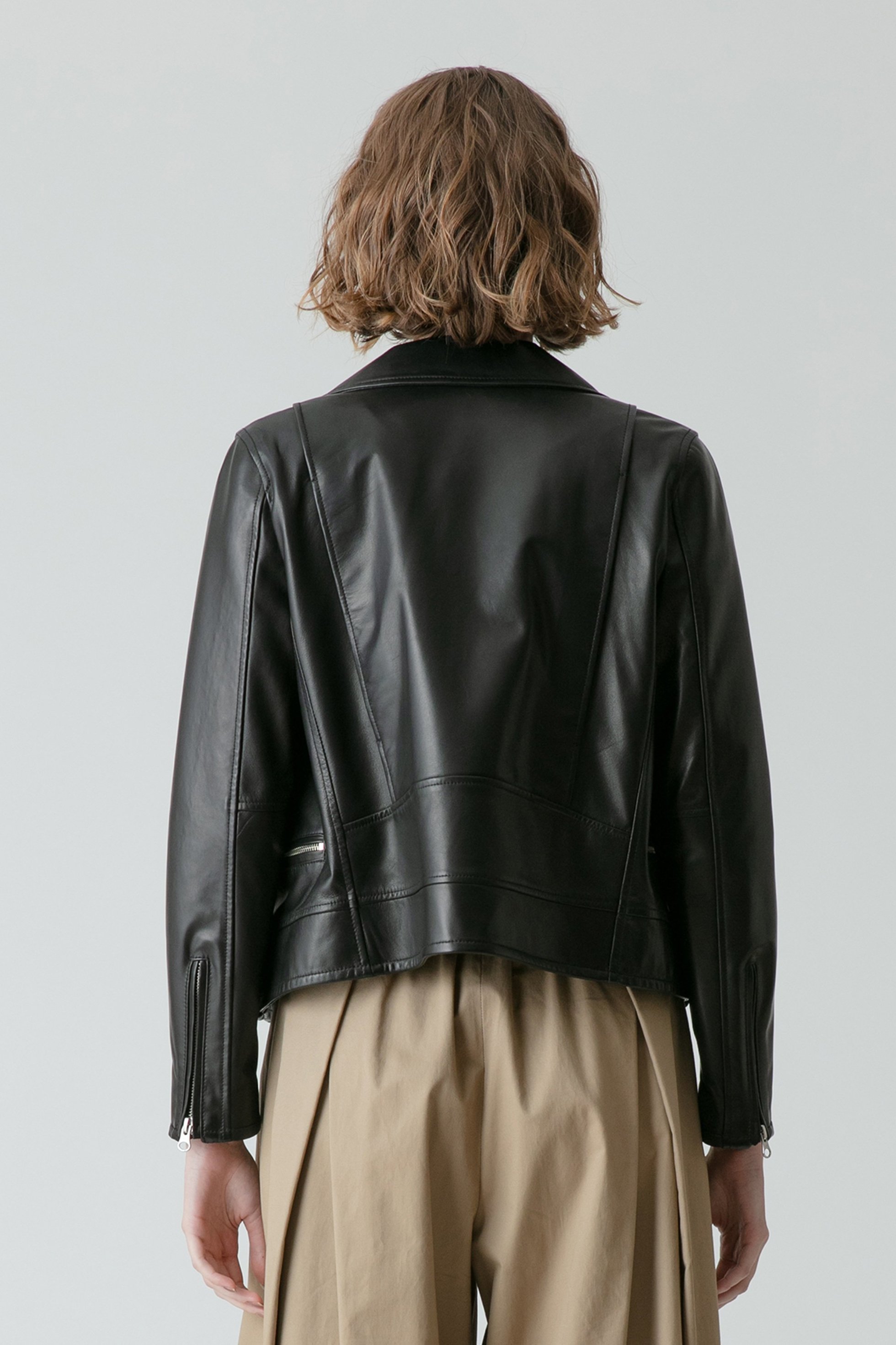 【アルアバイル/allureville】のシープレザーライダース 大人の最旬トレンドファッション＆コーディネート founy(ファウニー) 　ファッション　Fashion　レディースファッション　Fashion for Women　アウター　Coat / Outerwear Collection　レディースジャケット・軽アウター　Jackets　ライダースジャケット / レザースタイル　Riders Jackets & Biker Style　インナー　Innerwear　コンパクト　Compact, Small Size　サテン　Satin, Glossy Fabric　ジャケット　Jacket, Outerwear　パターン　Pattern, Design Print　ベーシック　Basic, Essential　ライダースジャケット　Riders, Biker Jacket　エレガント 上品　Elegant　other-7|ID: prp329100004884189 ipo3291000000036800769