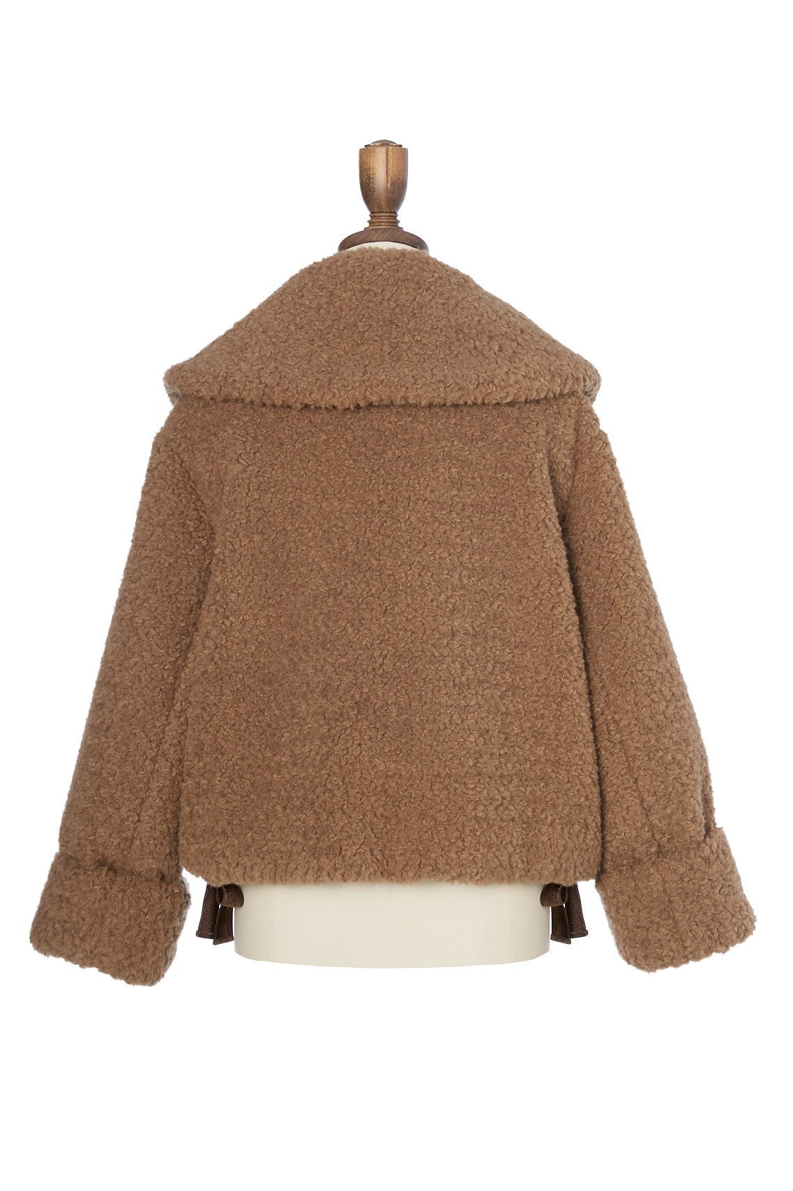 【デイジーリン/DAISY LIN】のCoat “Teddy Teddy Ribbon” 大人の最旬トレンドファッション＆コーディネート founy(ファウニー) 　ファッション　Fashion　レディースファッション　Fashion for Women　アウター　Coat / Outerwear Collection　コート・ロングコート・ピーコート　Long Coats, Peacoats & More　おすすめ　Recommended / Our Picks　ウォッシャブル　Machine Washable　エレガント 上品　Elegant　サテン　Satin, Glossy Fabric　ショート　Short, Short Length　シルク　Silk, 100% Silk　ストレッチ　Stretch, Stretchy Fabric　バランス　Balance, Style Balance　フェミニン　Feminine, Girly　ブルゾン　Blouson, Bomber Jacket　ベルベット　Velvet, Velvety　リボン　Ribbon, Bow　冬　Winter / This Winter　洗える　Machine Washable　other-4|ID: prp329100004884312 ipo3291000000036796172
