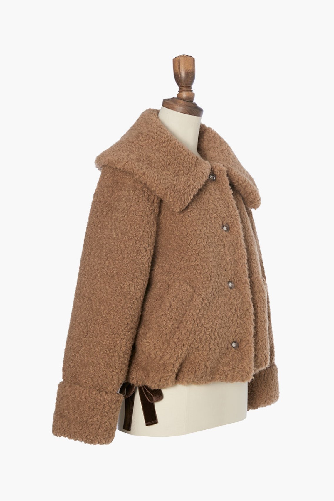 【デイジーリン/DAISY LIN】のCoat “Teddy Teddy Ribbon” 大人の最旬トレンドファッション＆コーディネート founy(ファウニー) 　ファッション　Fashion　レディースファッション　Fashion for Women　アウター　Coat / Outerwear Collection　コート・ロングコート・ピーコート　Long Coats, Peacoats & More　おすすめ　Recommended / Our Picks　ウォッシャブル　Machine Washable　エレガント 上品　Elegant　サテン　Satin, Glossy Fabric　ショート　Short, Short Length　シルク　Silk, 100% Silk　ストレッチ　Stretch, Stretchy Fabric　バランス　Balance, Style Balance　フェミニン　Feminine, Girly　ブルゾン　Blouson, Bomber Jacket　ベルベット　Velvet, Velvety　リボン　Ribbon, Bow　冬　Winter / This Winter　洗える　Machine Washable　other-5|ID: prp329100004884312 ipo3291000000036796173