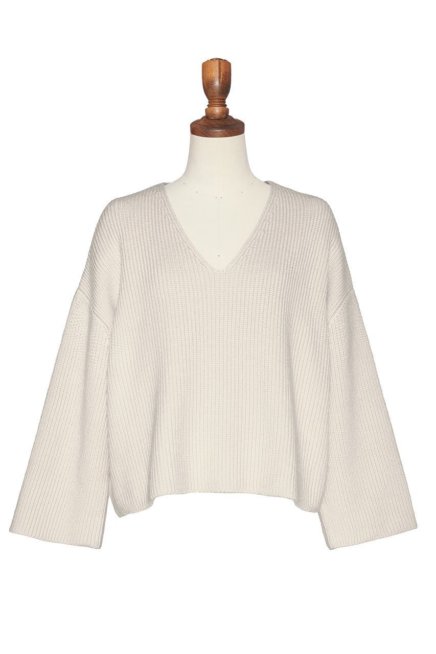 【デイジーリン/DAISY LIN】のAngel Hair Sweater “Lady V” インテリア・キッズ・メンズ・レディースファッション・服の通販 founy(ファウニー) 　ファッション　Fashion　レディースファッション　Fashion for Women　トップス・カットソー　Cut & Sew Tops　ニット　Knit Tops & Sweaters　レディースパーカー・カジュアルフーディー　Casual Hoodies & Sweatshirts　カジュアルプルオーバー・ニットトップス　Pullovers & Knit Tops / Casual Pullovers　スウェット・クルーネックトップス　Sweatshirts & Crewnecks / Relaxed Fit Sweat Tops　アンティーク　Antique-Inspired　ウォッシャブル　Machine Washable　洗える　Machine Washable　ショルダー　Shoulder, Shoulder Strap　シンプル　Simple, Minimal　セーター　Sweater, Knitwear　ドロップ　Drop Shoulder, Dropped Style　人気　Popular, Best Seller　バランス　Balance, Style Balance　パウダー　Powder, Soft Tone　ボトム　Bottoms, Lower Wear　冬　Winter / This Winter　エレガント 上品　Elegant　パウダーベージュ|ID: prp329100004884457 ipo3291000000036460868