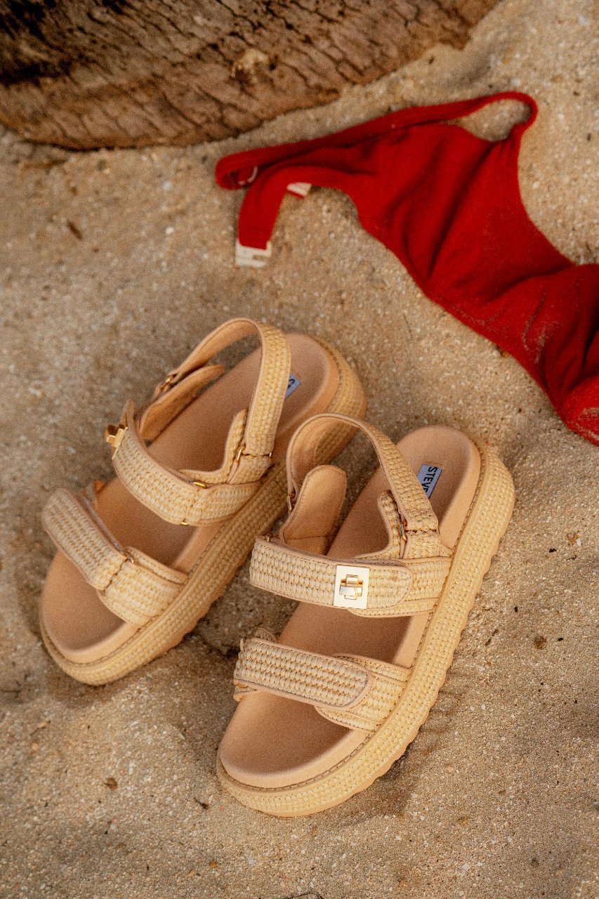 【スティーブマデン/STEVE MADDEN】のBIGMONA ダブルベルトラフィアサンダル 人気、トレンドファッション・服の通販 founy(ファニー) 　ファッション　Fashion　レディースファッション　Fashion for Women　ベルト&ウエストマーク　Belts & Waist Accessories　クラシック　Classic, Timeless Style　サンダル　Sandals, Summer Shoes　ダブル　Double, Double-Breasted　デニム　Denim, Jeans Material　フェミニン　Feminine, Girly　ラフィア　Raffia, Natural Straw　再入荷　Restock / Back in Stock　厚底　Platform Shoes　夏　Summer　other-6|ID: prp329100004884712 ipo3291000000036463304