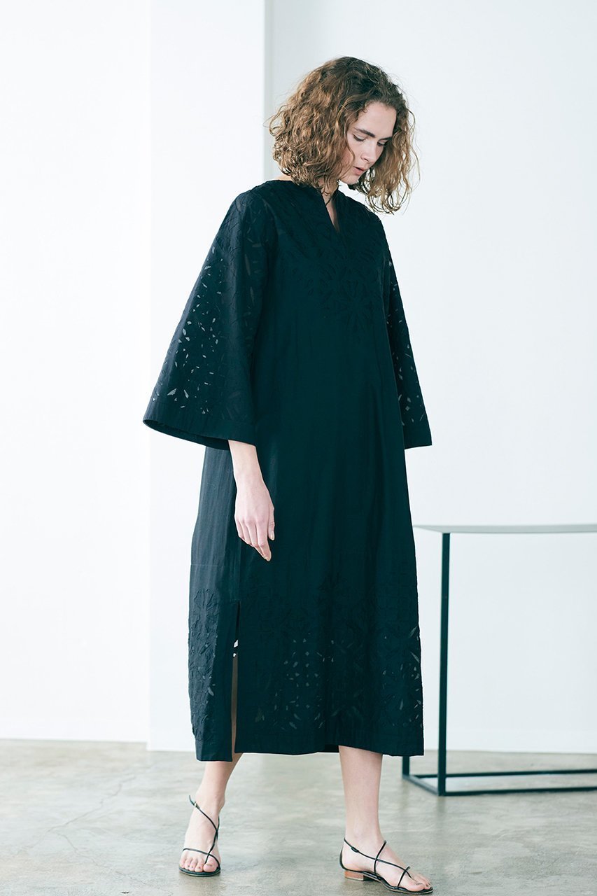 【マリリンムーン/MARILYN MOON】の【WALANCE】リバースアップリケカフタンドレス 人気、トレンドファッション・服の通販 founy(ファニー) 　ファッション　Fashion　レディースファッション　Fashion for Women　ワンピース　Dresses　フォーマル・パーティードレス・結婚式用ドレス　Elegant & Casual Dresses　チュニック　Tunic Tops & Dresses　インド　Indian Textile　オーガンジー　Organza Fabric　スリット　Slit, Slit Detail　スリーブ　Sleeve, Long Sleeve / Short Sleeve　チュニック　Tunic, Long Top　ロング　Long, Long-Length　ワイド　Wide, Wide Fit　ワーク　Workwear, Utility Style　夏　Summer　other-6|ID: prp329100004884763 ipo3291000000036463709