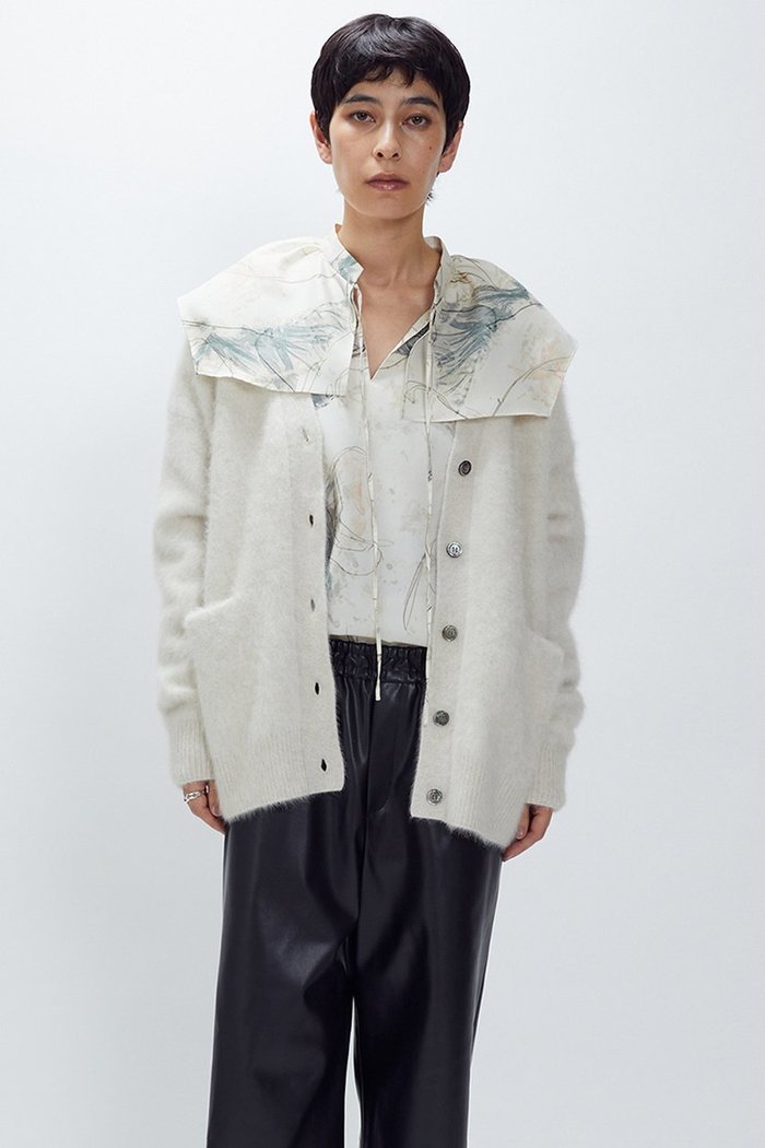 【プルミエ アロンディスモン/1er Arrondissement】のFOXカシミアカーディガン インテリア・キッズ・メンズ・レディースファッション・服の通販 founy(ファニー) https://founy.com/ ファッション Fashion レディースファッション Fashion for Women トップス・カットソー Cut & Sew Tops ニット Knit Tops & Sweaters カーディガン・羽織り Layered Style Cardigans カーディガン Cardigan, Knitwear シンプル Simple, Minimal ロング Long, Long-Length A/W・秋冬 Autumn/Winter |ID: prp329100004885078 ipo3291000000036466631